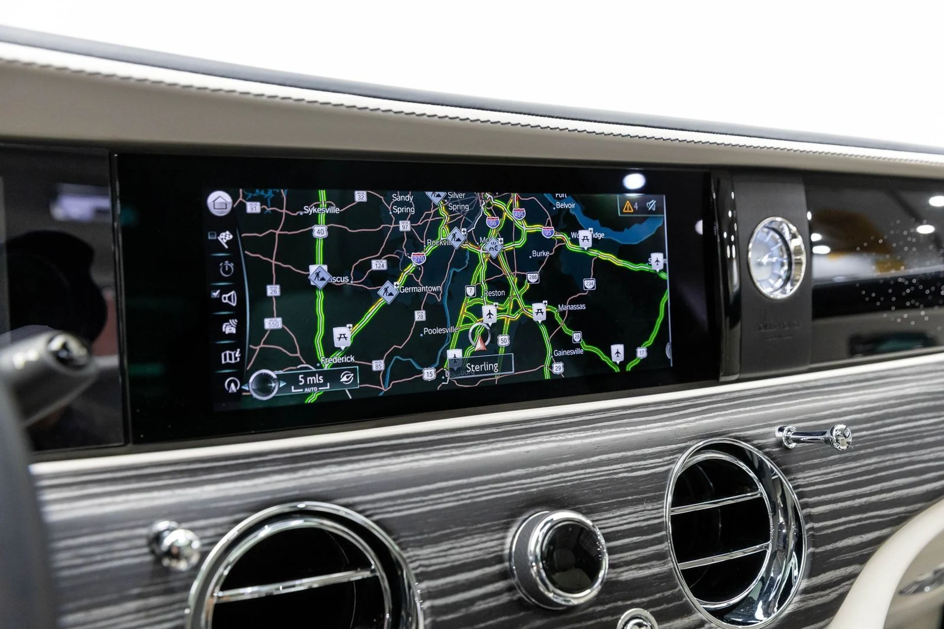 mph018_169418796_19_fec7b756de