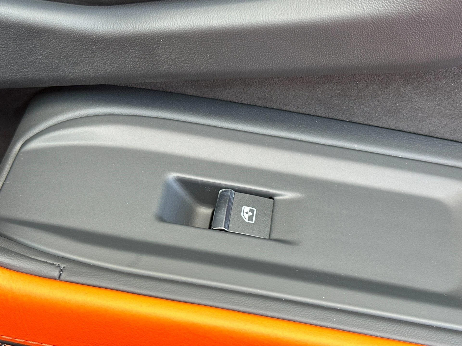 mph018_1704093509_Used_2025_Lamborghini_Urus_SE_1755160815_71dc6e6367