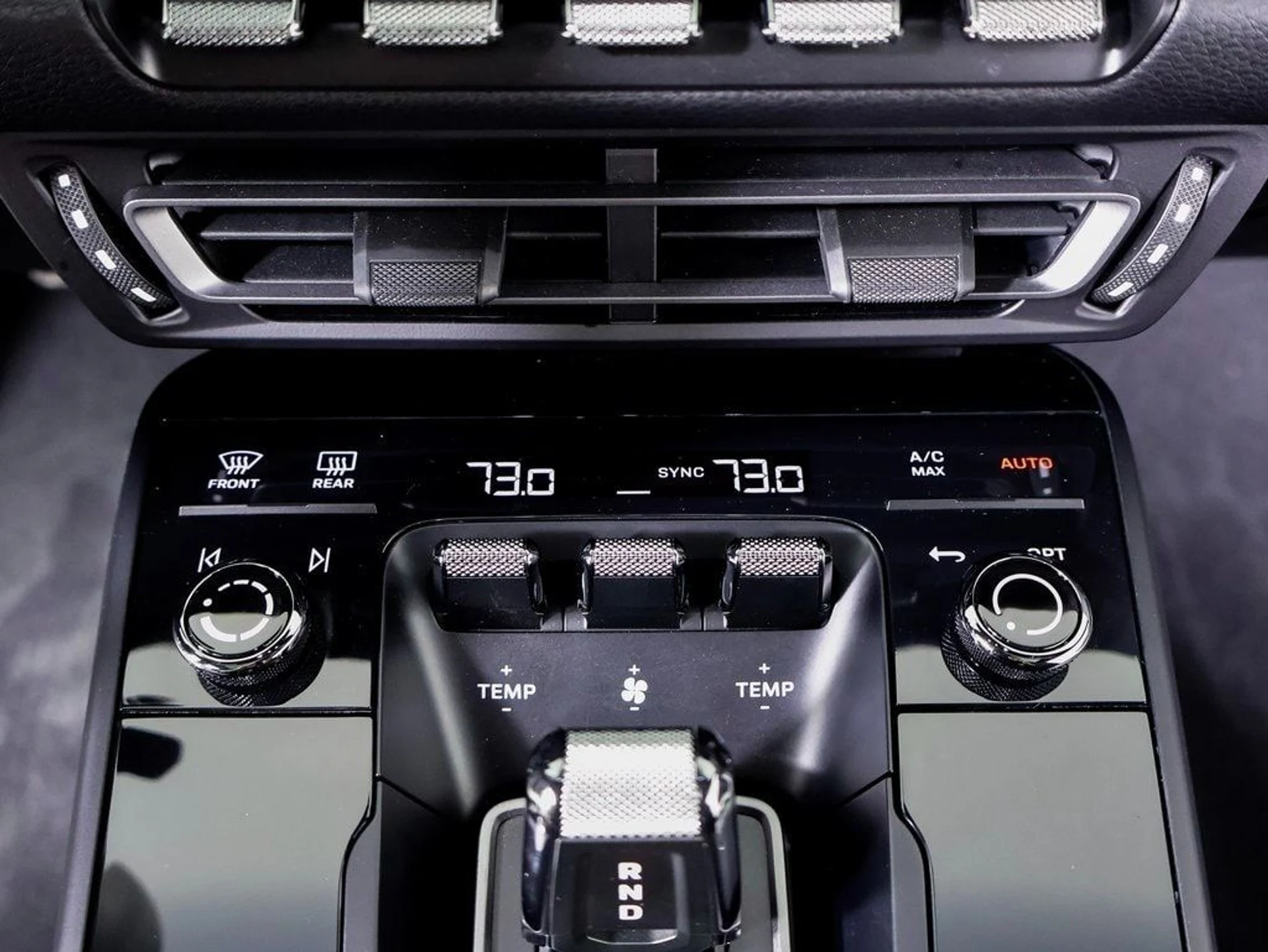 mph018_170436707_5b253c447642b41627ff6a527e3639aex_e5a580a069