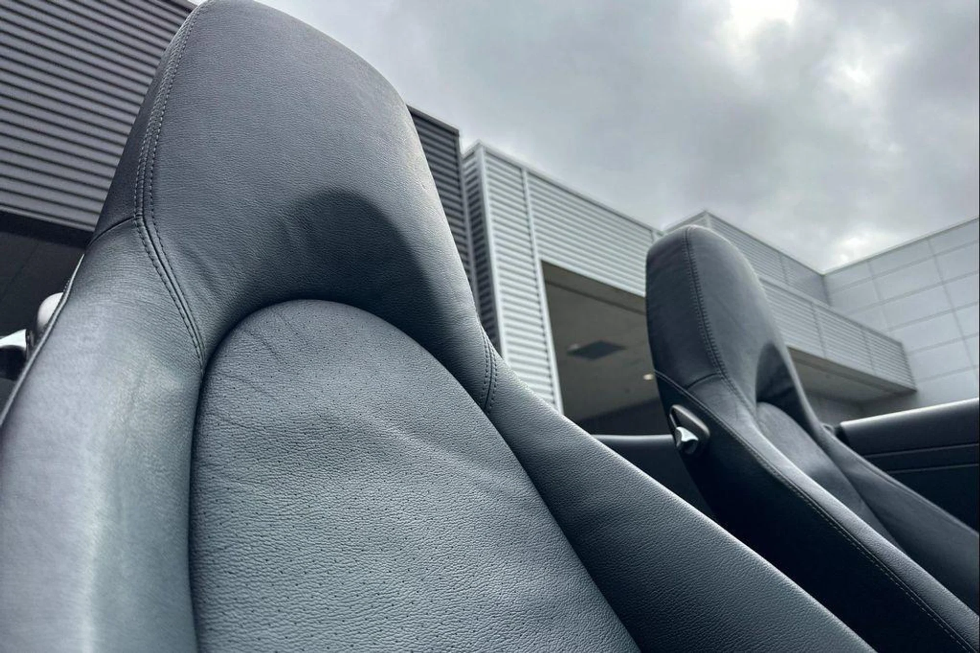 mph018_1726020123_xc_ZW_27x_T_Jr66y_Os_QX_Foaq_Lyy_Kc_M_83b0a4fc62