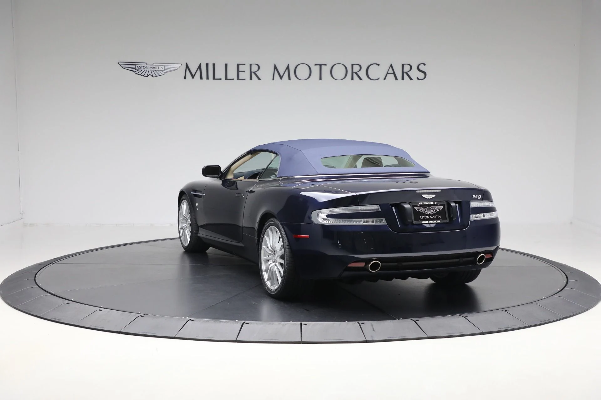 mph018_1734521494_Used_2007_Aston_Martin_DB_9_Volante_4a01894848