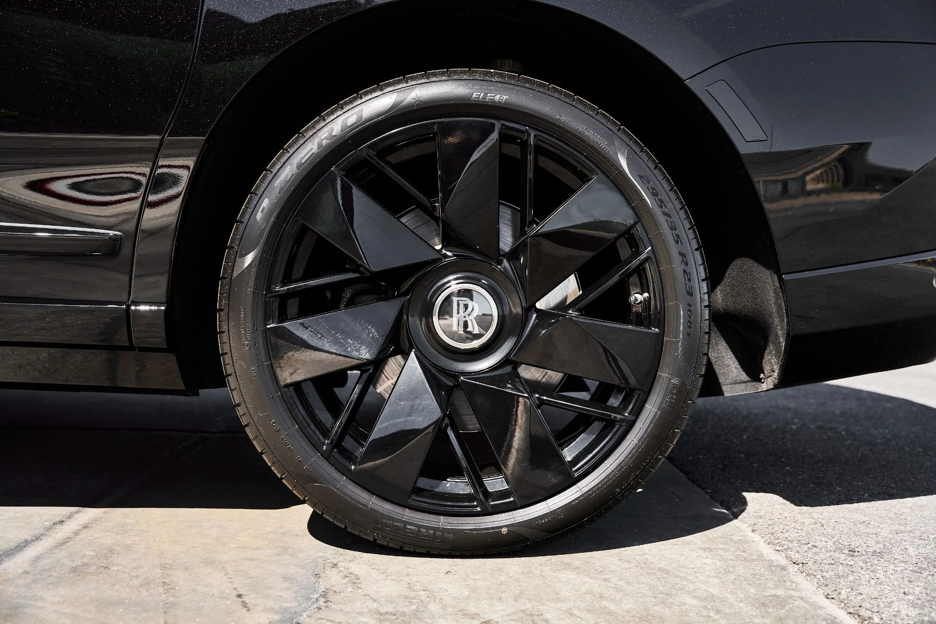 mph018_1734582964_Used_2026_Rolls_Royce_Cullinan_1774544470_c942c5f882