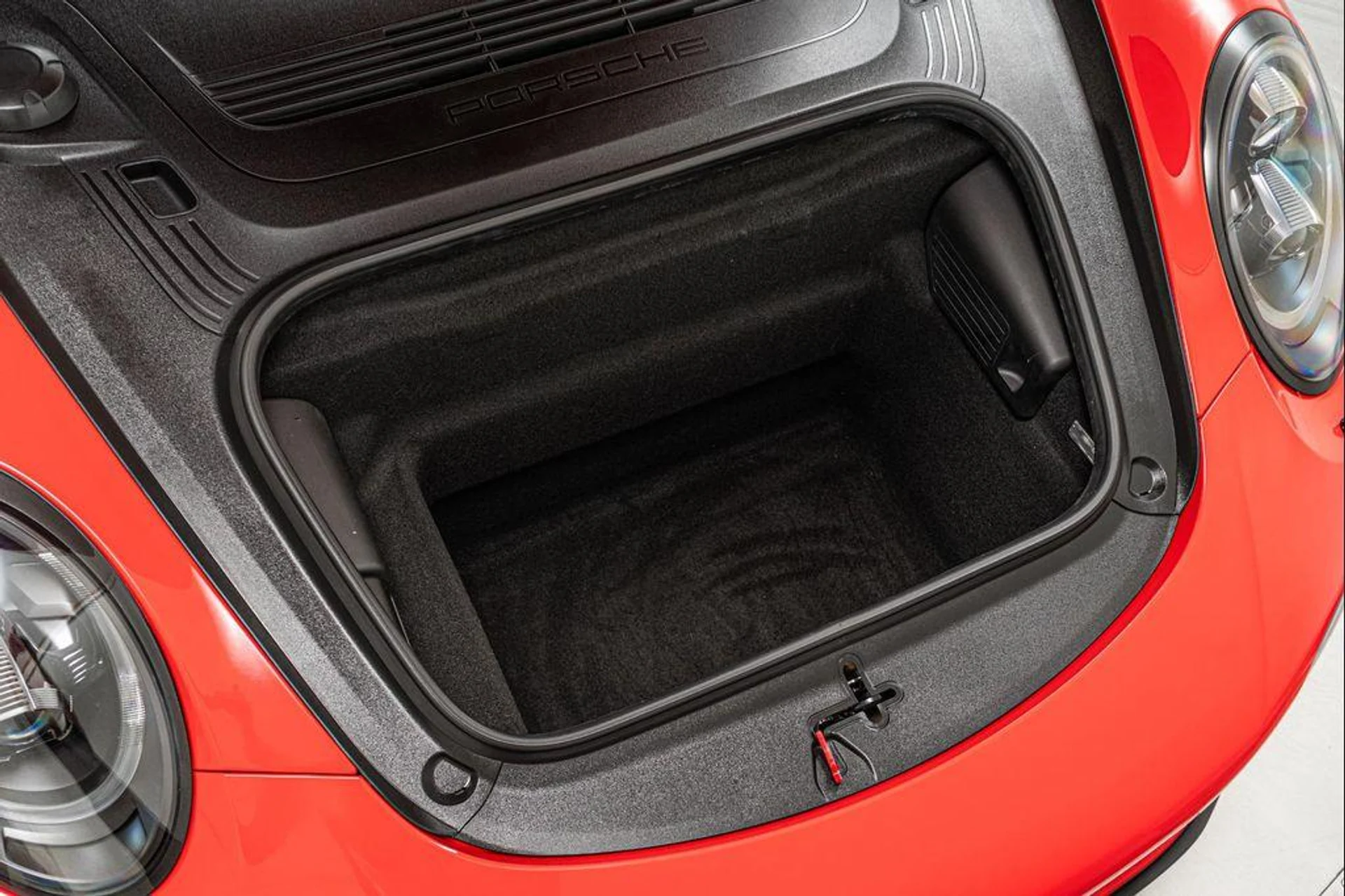 mph018_1748634153_t9_MEF_Je_Rq_V5xjg_837w_Fkm0_T5_Bw_3b903be465