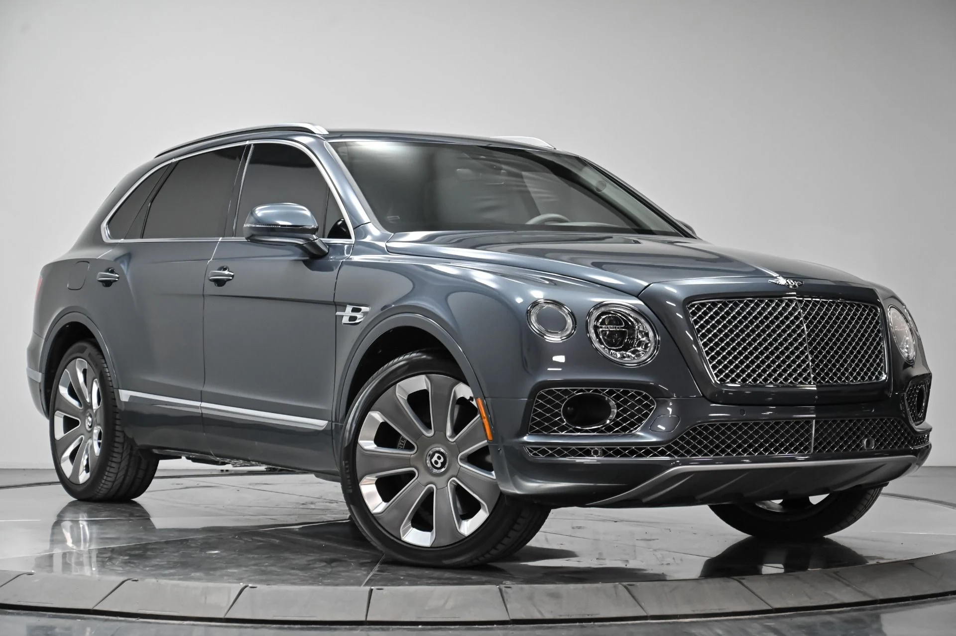 mph018_1759760742_Used_2018_Bentley_Bentayga_Mulliner_1757623684_f1e15148d6