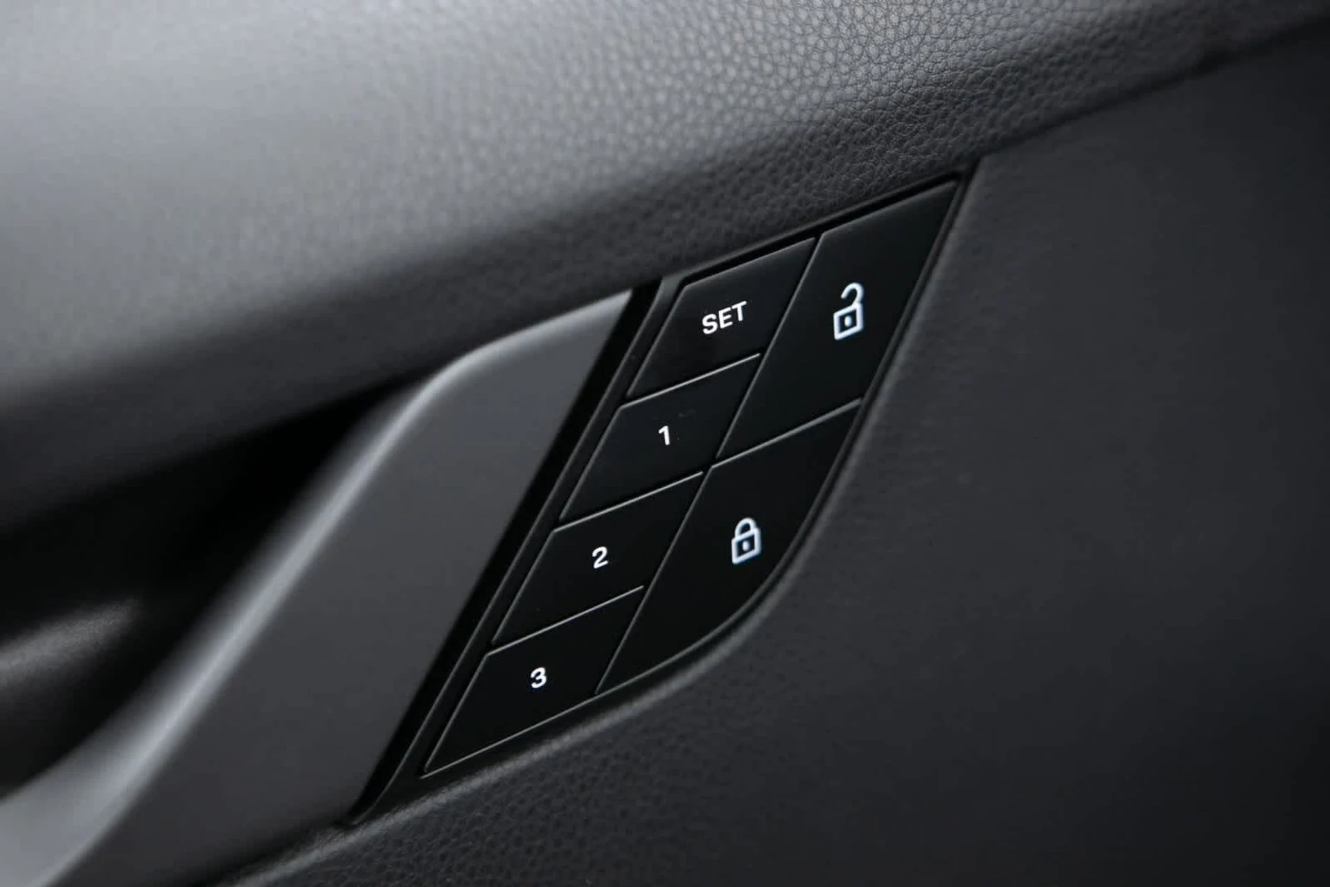 mph018_176072575_f9333d9339f741601878ad11dc8edae1x_86b6309ca0