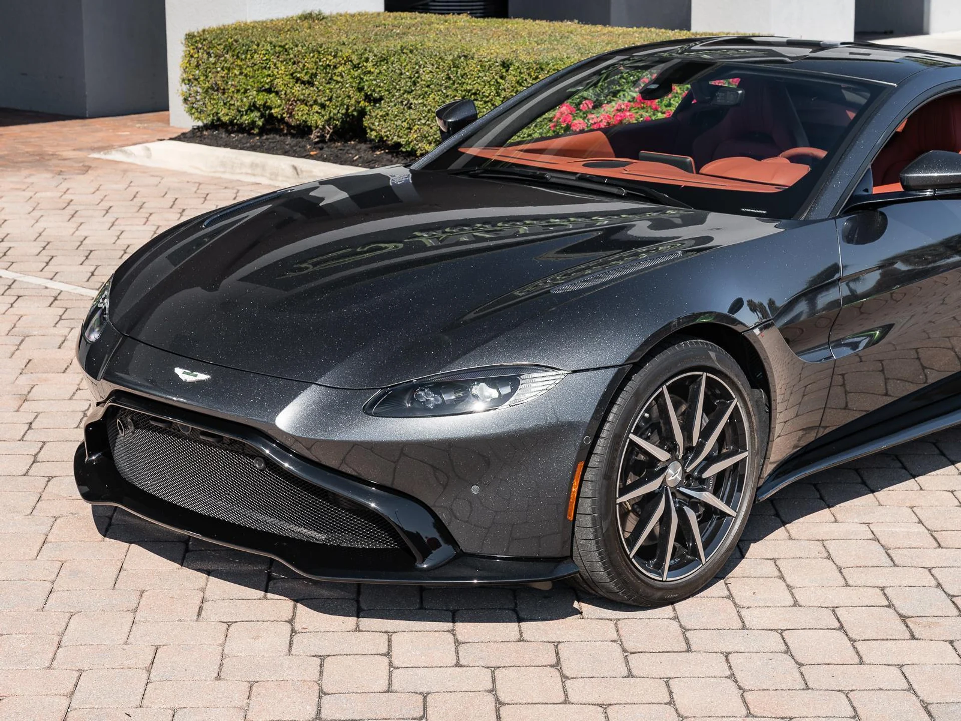 mph018_1768109979_Used_2021_Aston_Martin_Vantage_Coupe_Automatic_1771064399_4920856e32