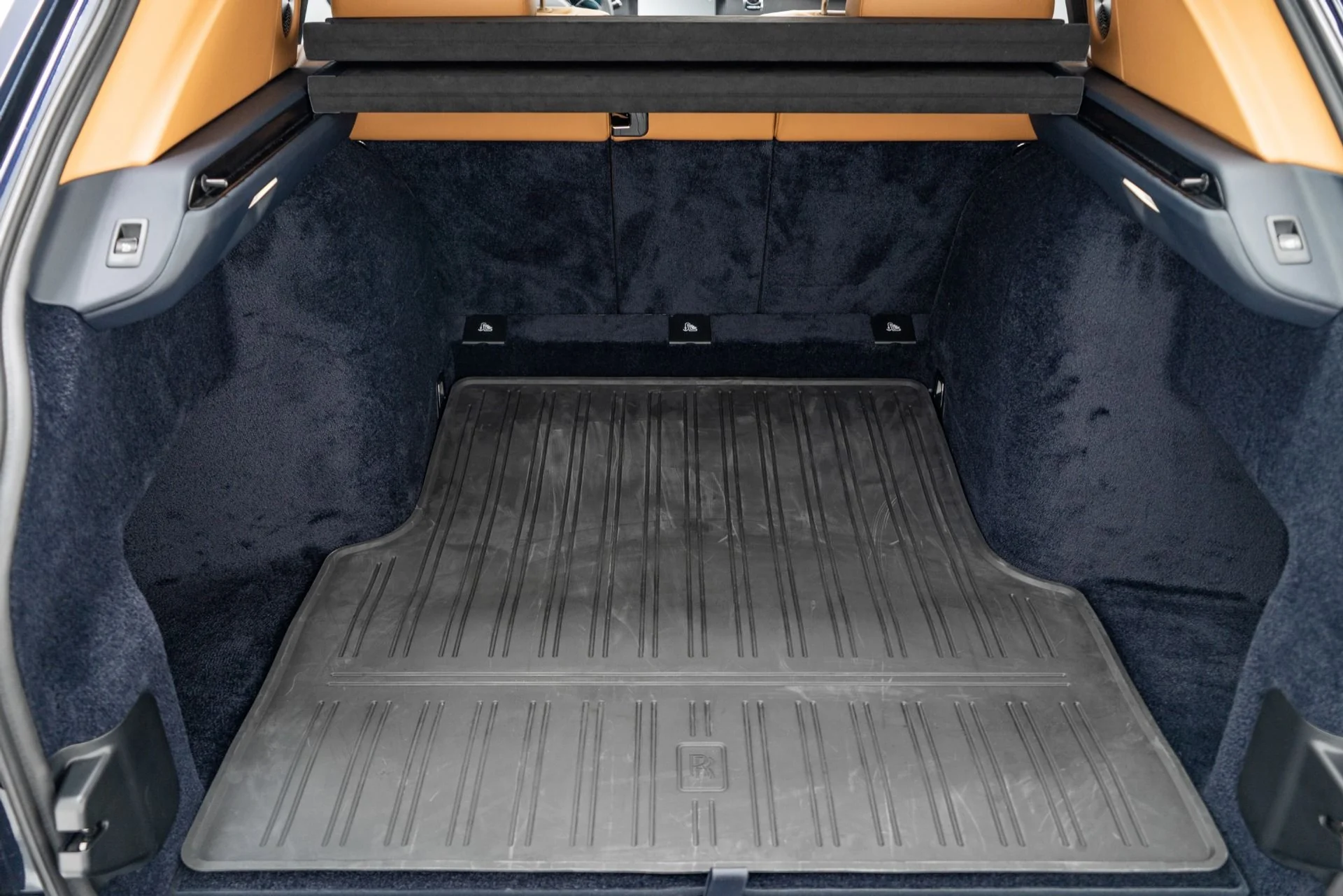 mph018_1768893270_Used_2020_Rolls_Royce_Cullinan_Rear_Theatre_Configuration_Bespoke_Audio_Picnic_Tables_1785529076_99390f9964