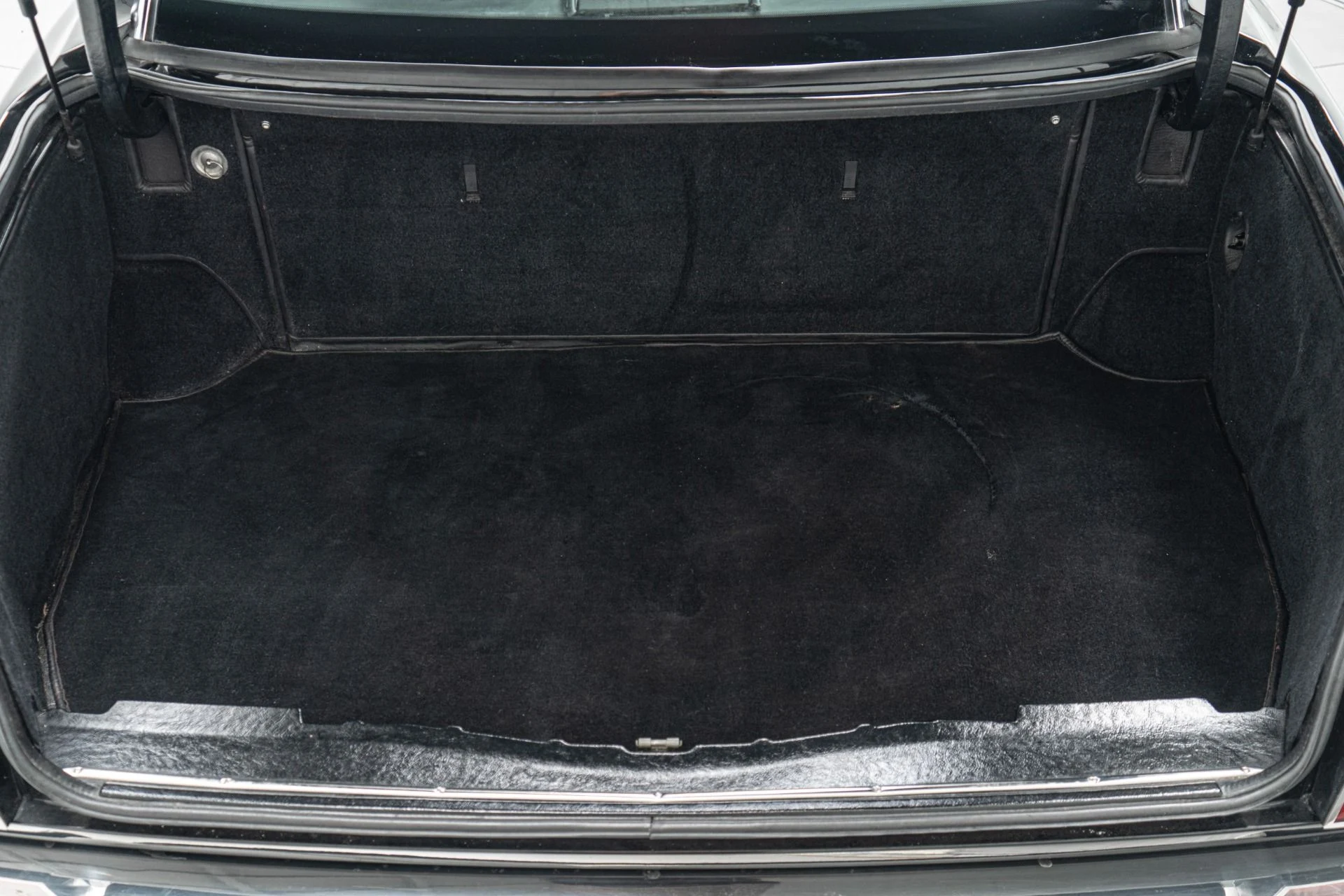 mph018_1770307626_Used_1995_Bentley_Continental_R_1761758205_3ceb55b979