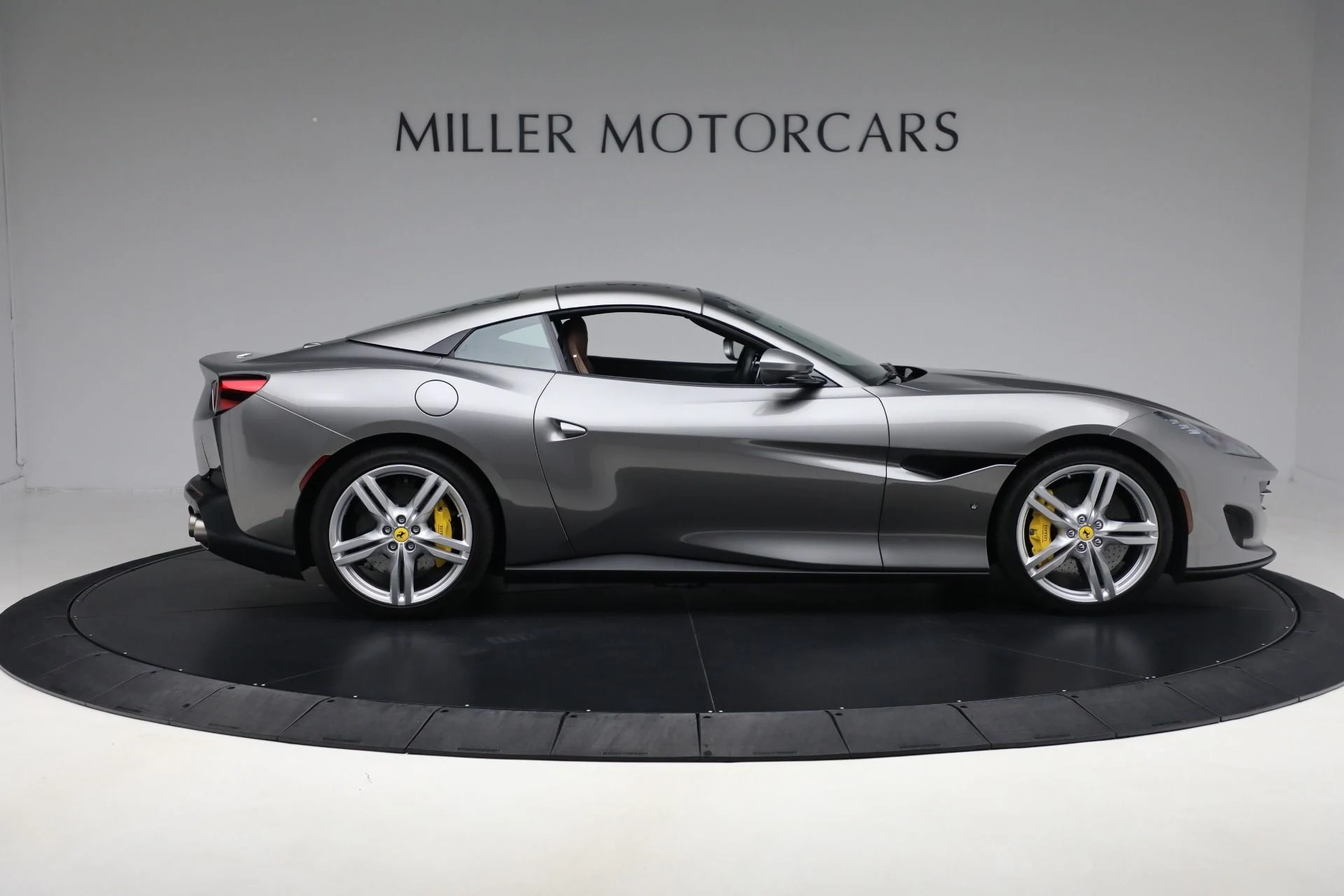 mph018_1770447573_Used_2019_Ferrari_Portofino_3631e0ad97