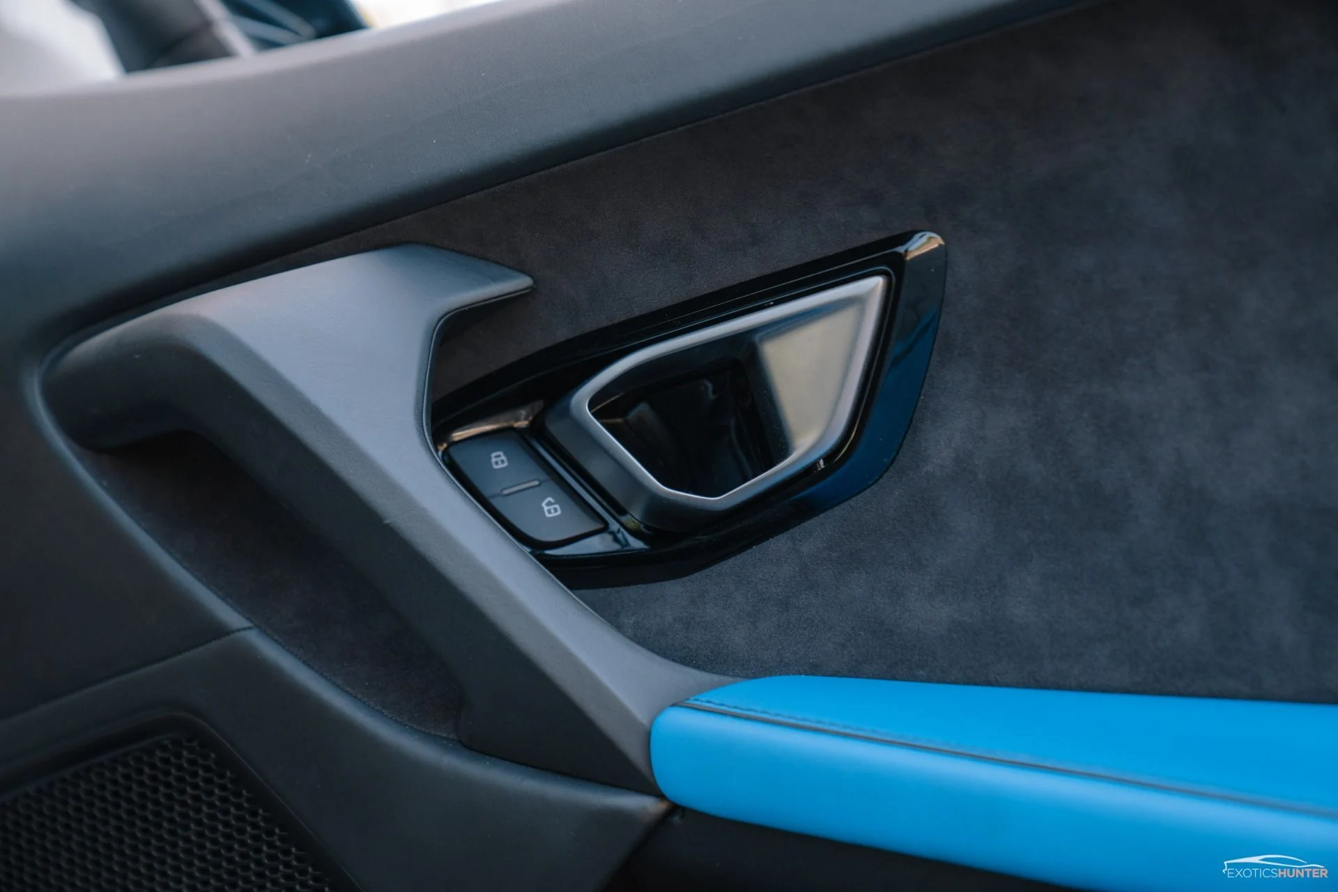mph018_1787141767_Used_2020_Lamborghini_Huracan_EVO_in_Nero_Helena_w_FULL_Stealth_PPF_Blue_Interior_Vossen_Wheels_1743710386_1781103df9