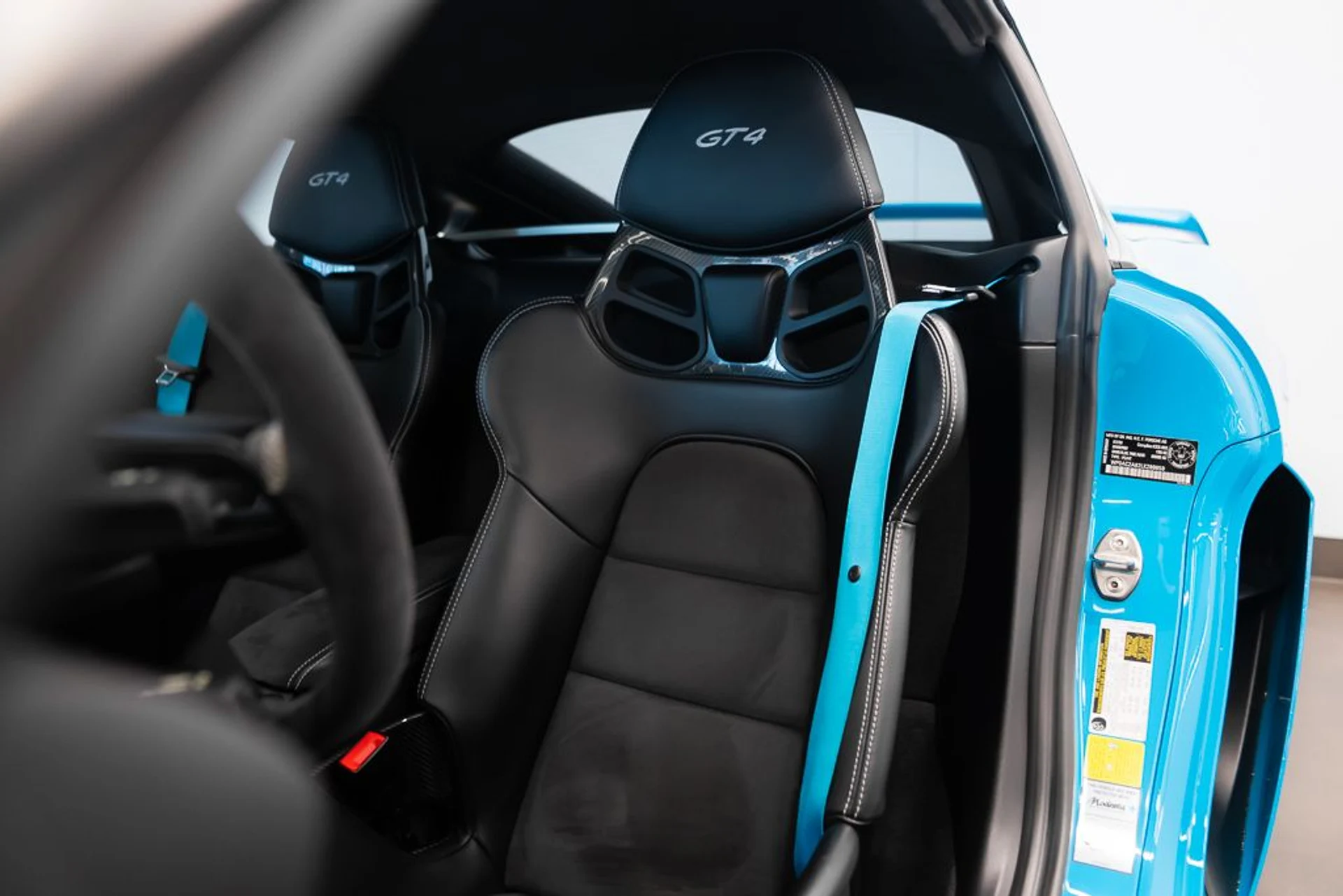 mph018_1792218859_porsche_718_cayman_2020_jpg_v_1762977388_8c94fb0b9e