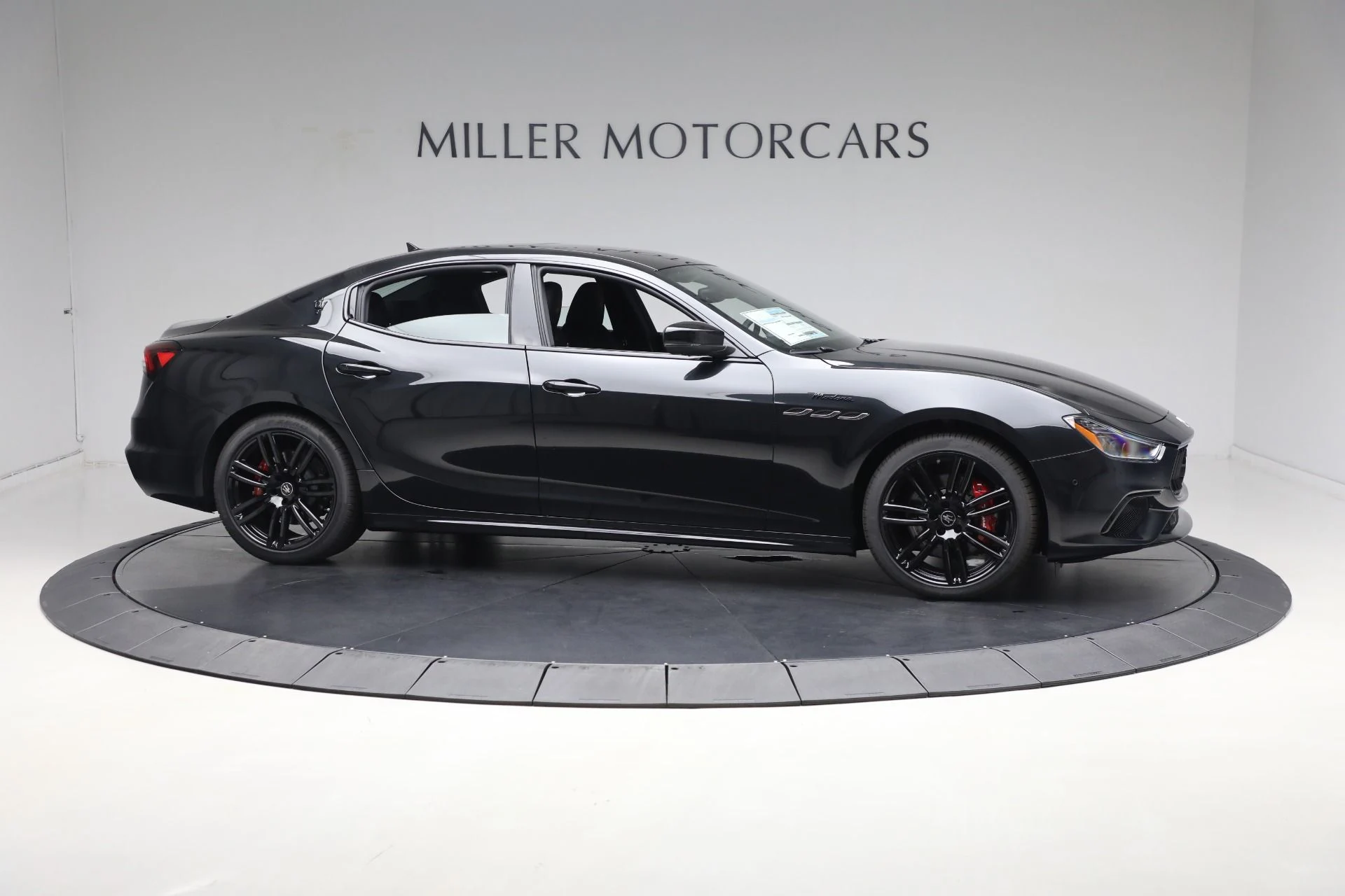 mph018_1792292904_New_2024_Maserati_Ghibli_Modena_Ultima_Q4_1a5e9c8e07
