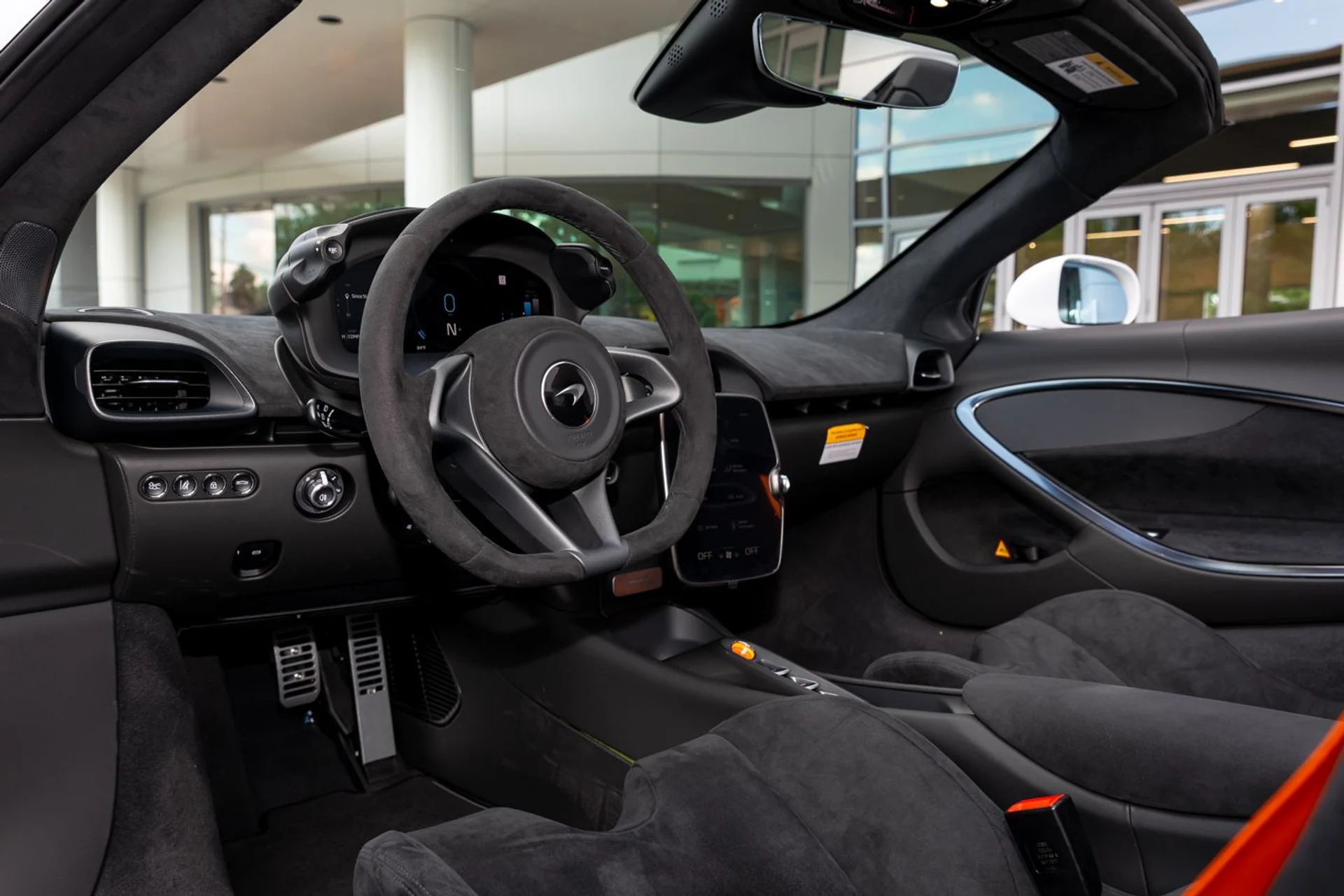 mph018_1800446319_526_p19_l_085ad49ad0