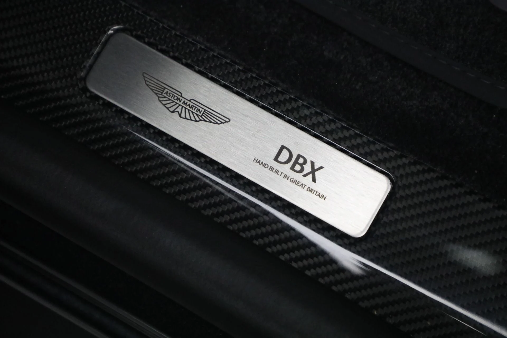 mph018_1803310094_New_2025_Aston_Martin_DBX_707_707_442379ab79
