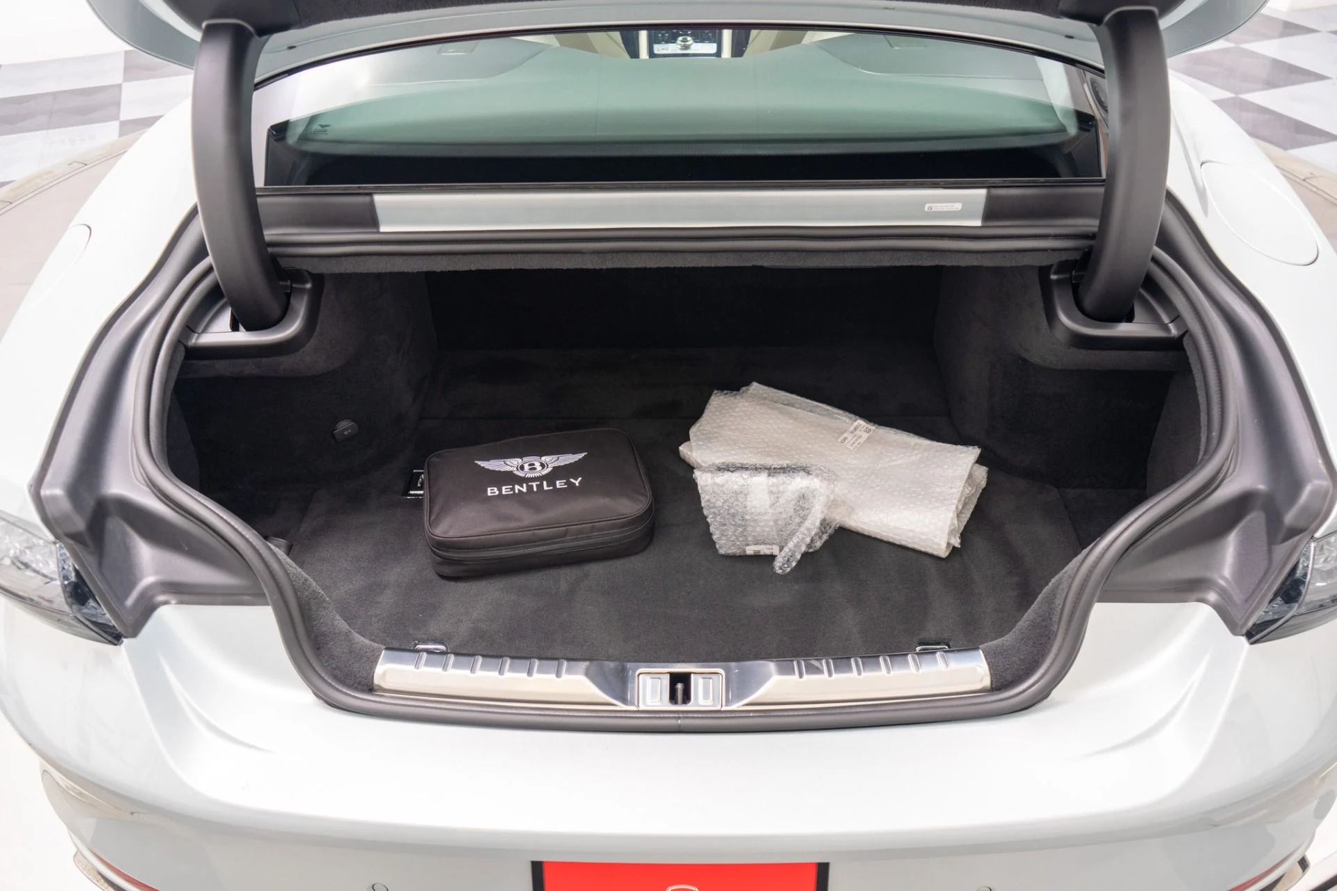 mph018_1812449009_Used_2025_Bentley_Continental_GT_Speed_Touring_Specification_Front_Seat_Comfort_Specification_1782936260_6e879f398b