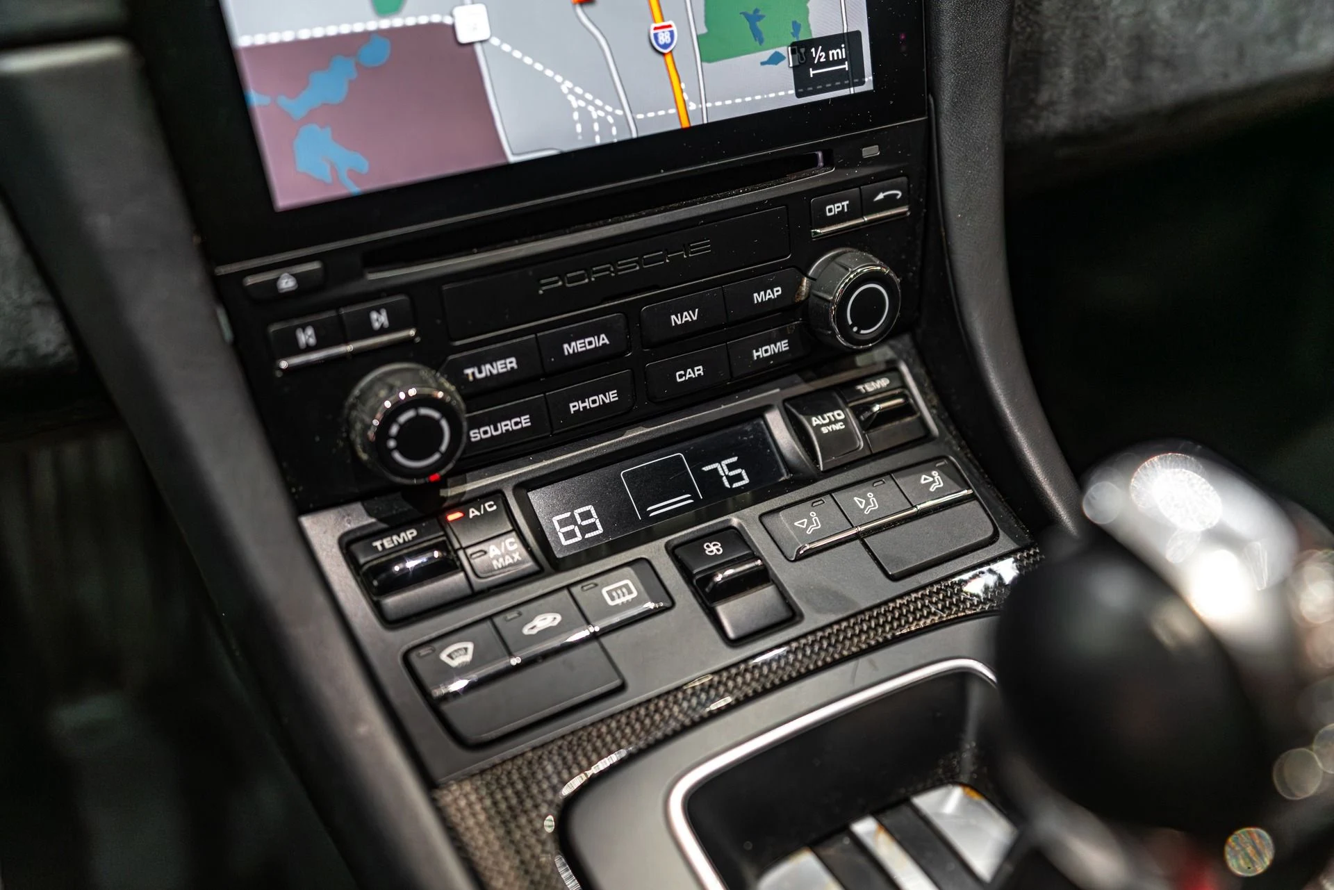 mph018_1812953161_13130_p19_l_0cea01cdd3