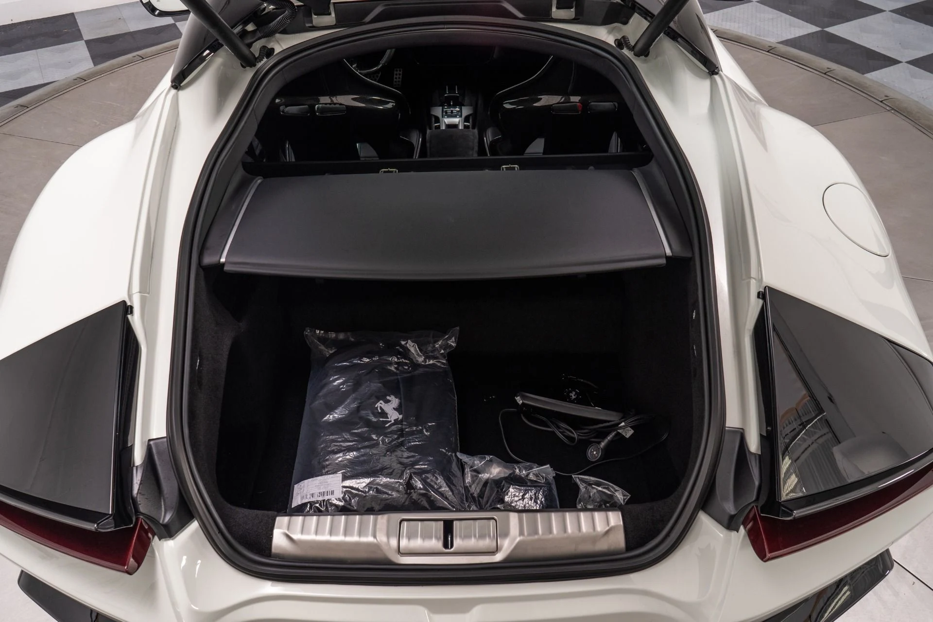 mph018_1819554330_Used_2025_Ferrari_12_Cilindri_1762195923_7c5c355612