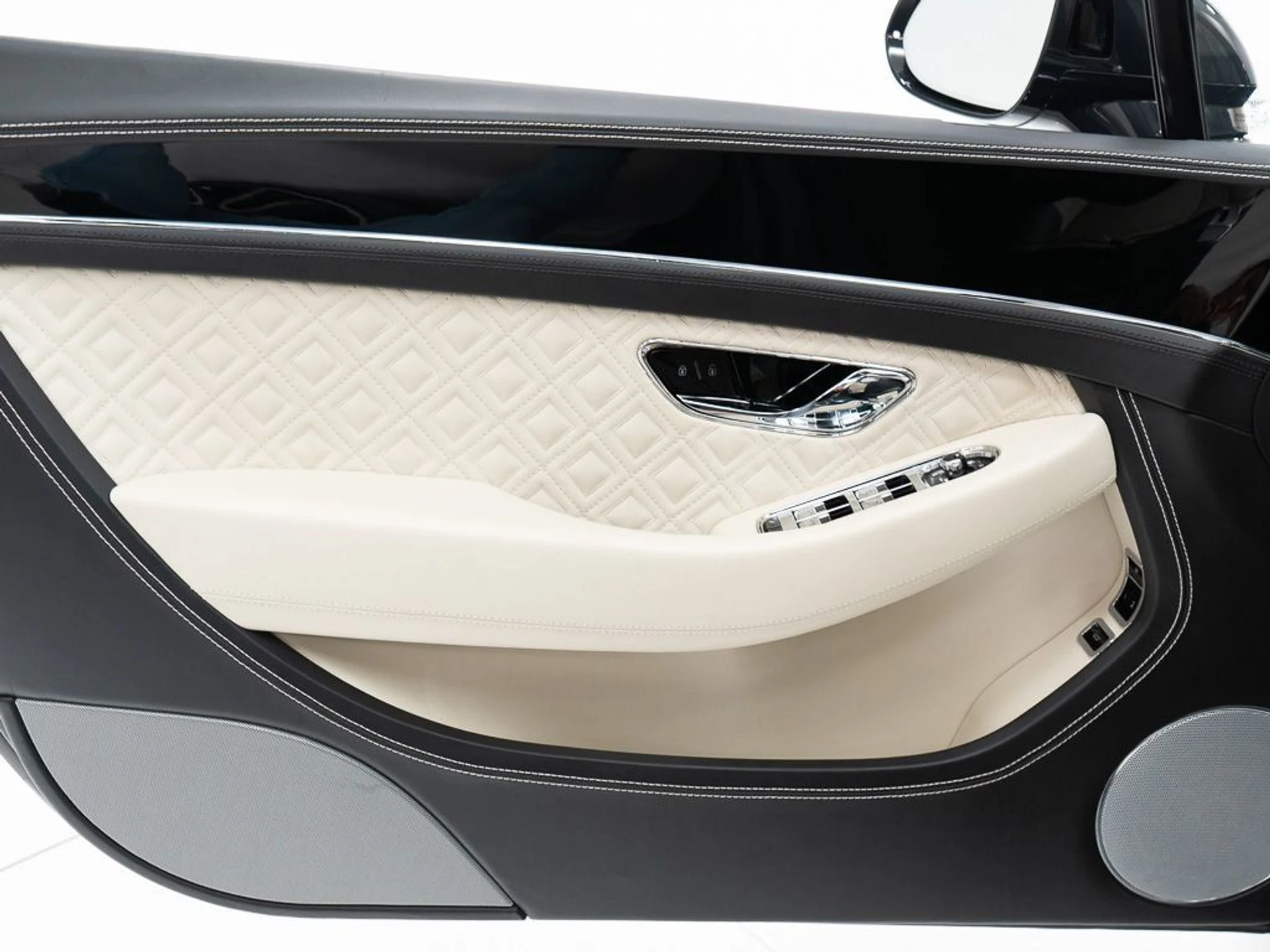 mph018_1821092903_1009fe53e2df49ff23777933b7f012e2_0623907b00