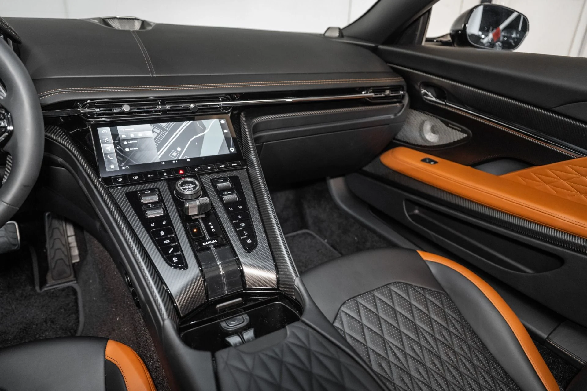 mph018_1827673727_Used_2025_Aston_Martin_DB_12_Coupe_1742566094_e7120d035e