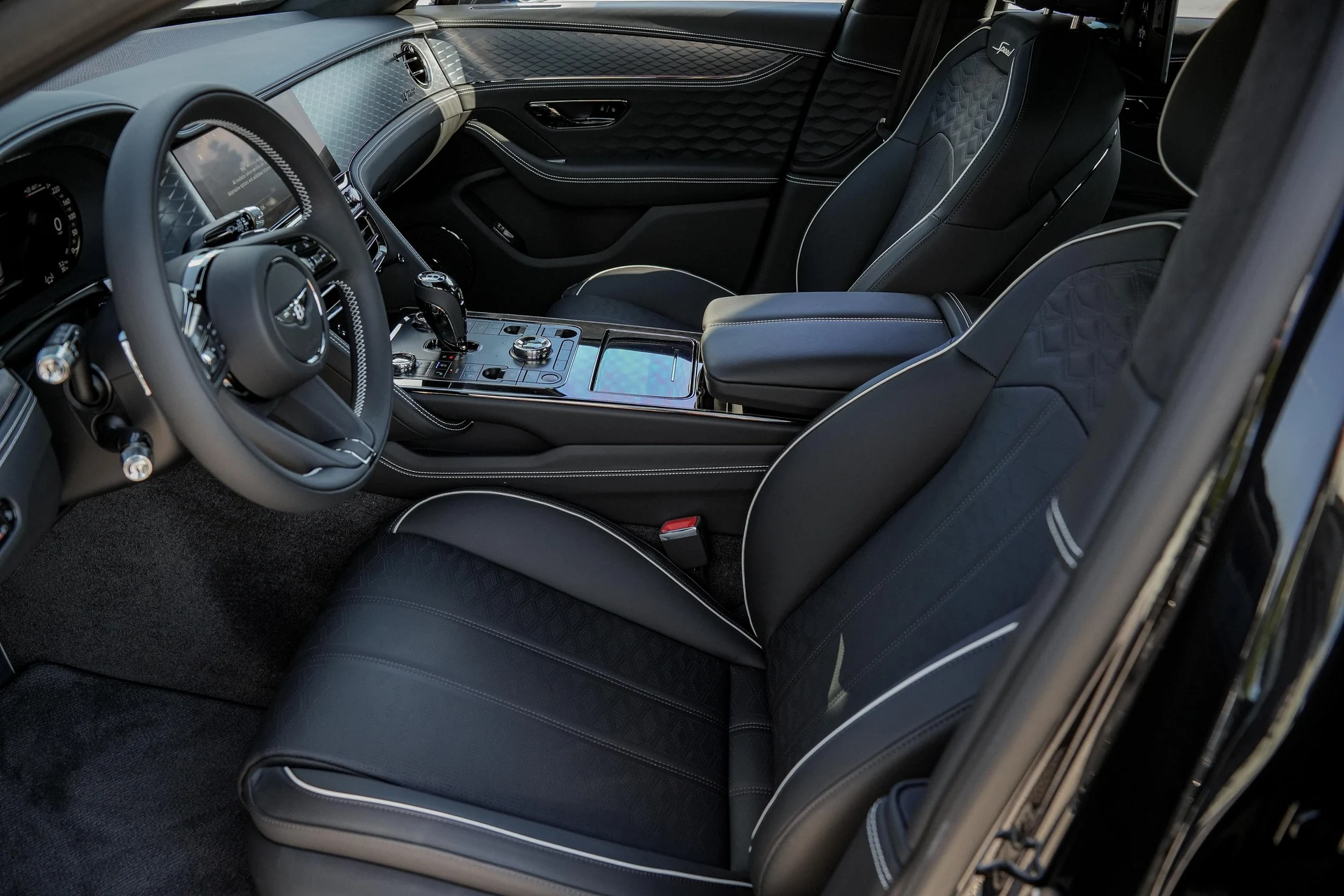 mph018_1830421689_Hi_Tech_Luxury_Imports_LLC_SCBBR_6_ZG_1_SC_022806_image_18_cc7c0434af