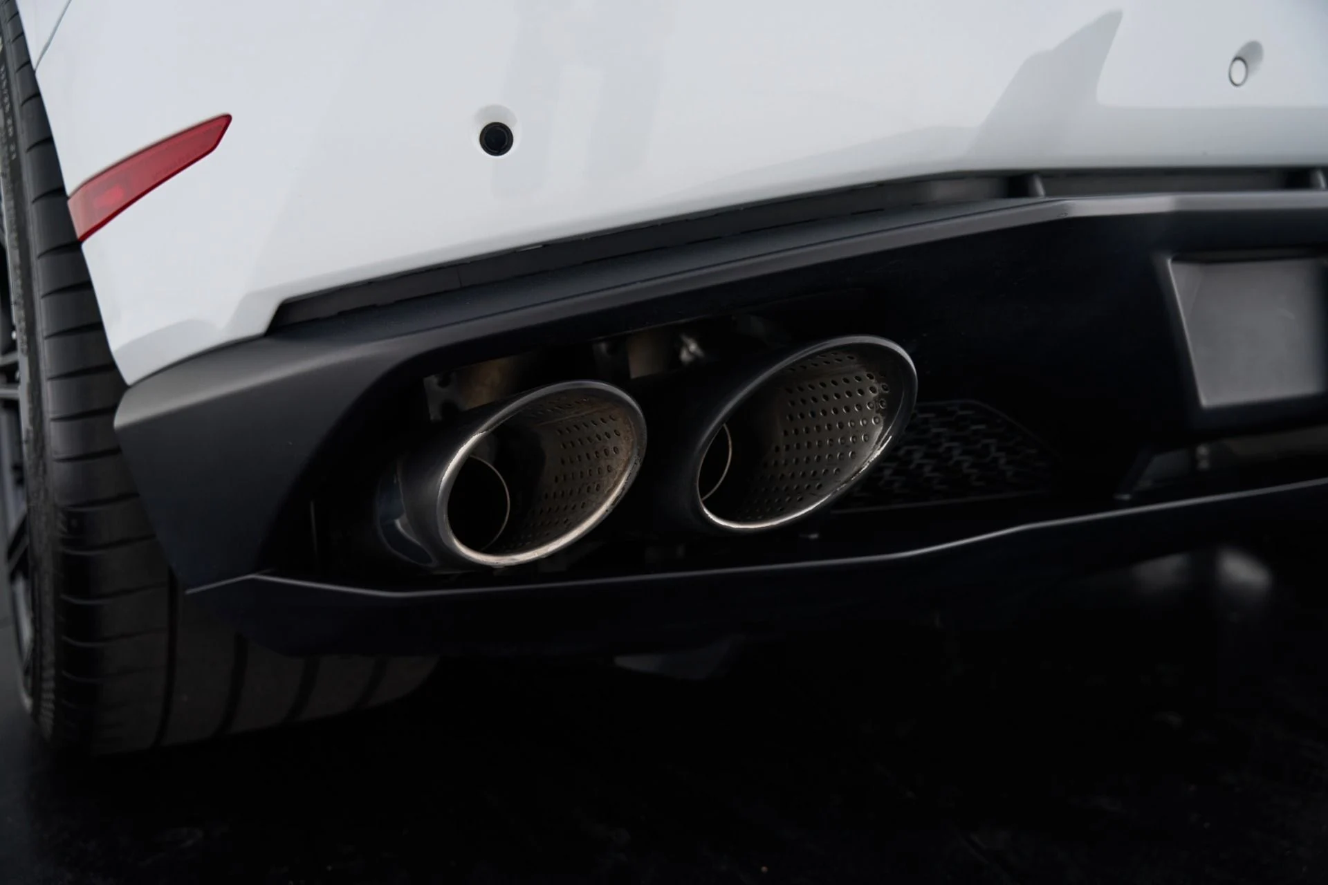 mph018_1830919933_Used_2015_Lamborghini_Huracan_LP_610_4_1792523949_bf60b83c31