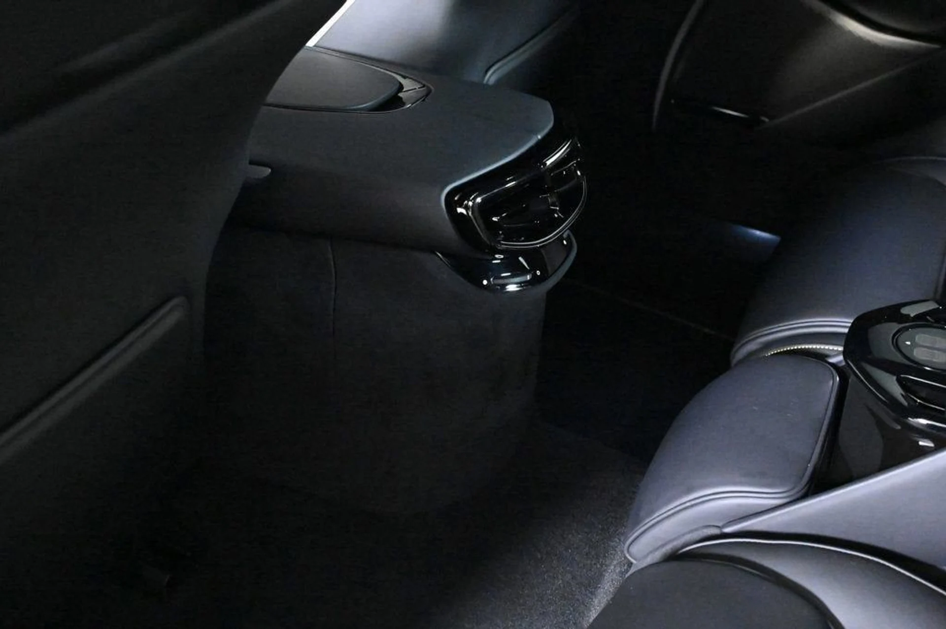 mph018_1832663840_8582ad1252754b9db0fc5c2bccbc8ef7_72124bcec0