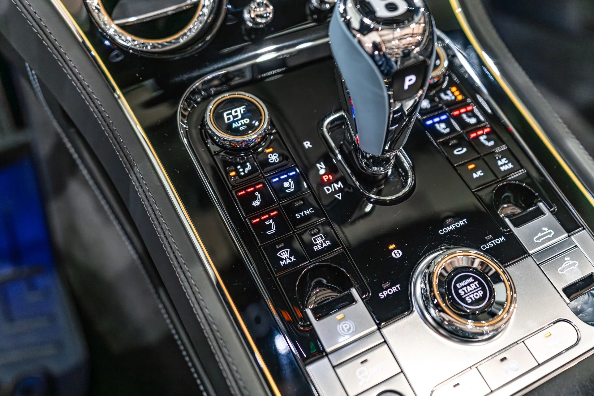 mph018_1836776168_13117_p19_l_3ab81a426a