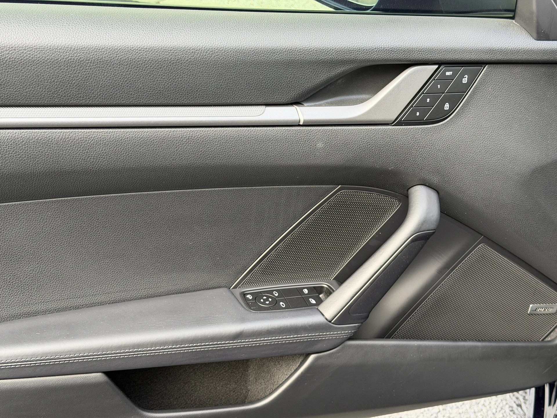 mph018_1845105042_1ff68b49837571247435bb975d9e963bx_8577775835