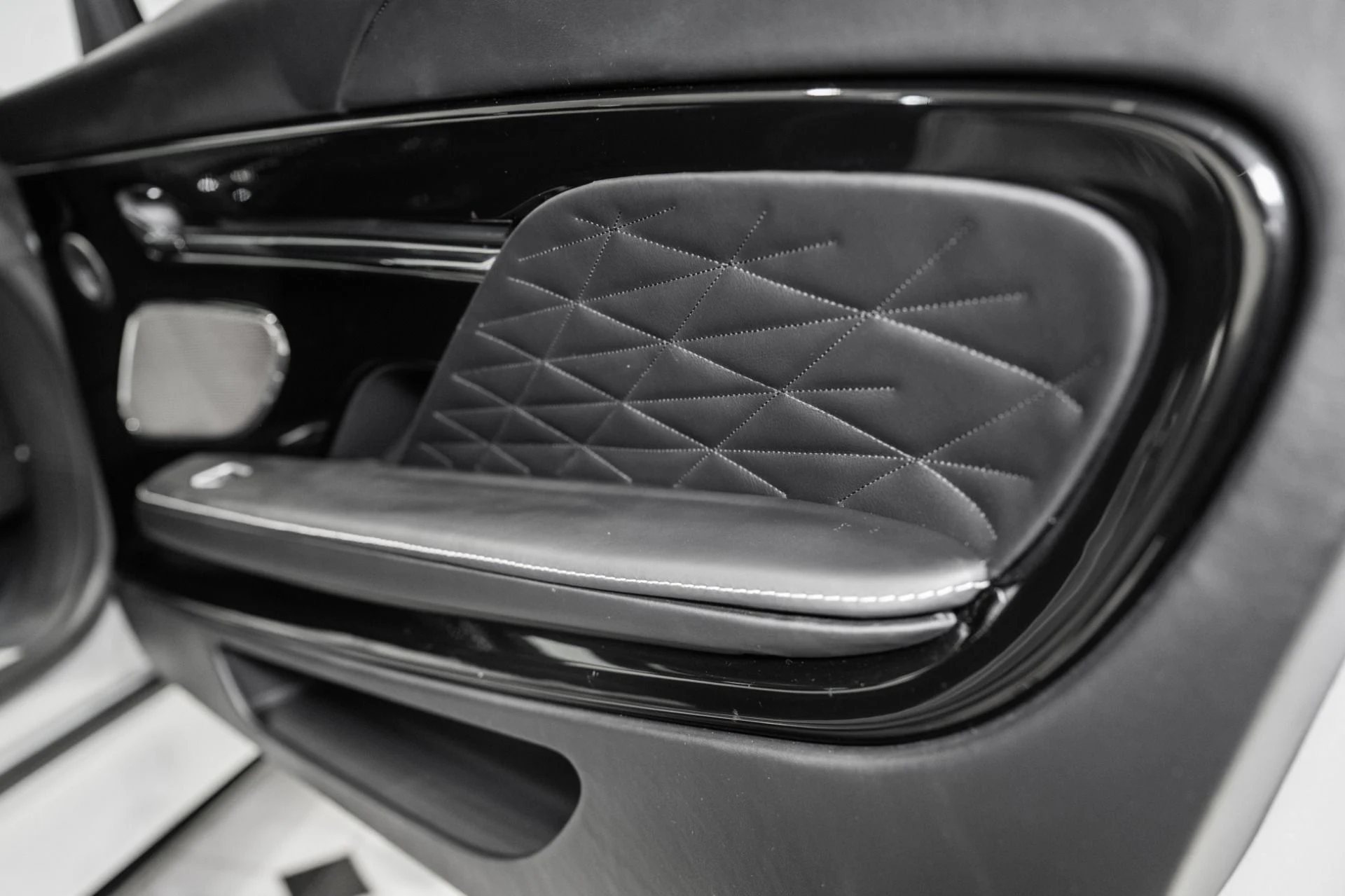 mph018_1845190907_Used_2024_Aston_Martin_DB_12_V8_1773165102_a3d9cc3d7f