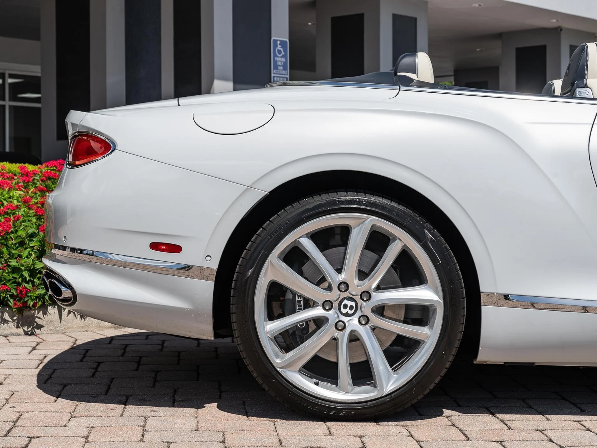 mph018_1859525066_Used_2021_Bentley_Continental_GTC_Mulliner_GT_Mulliner_V8_1775769034_854e787d1a