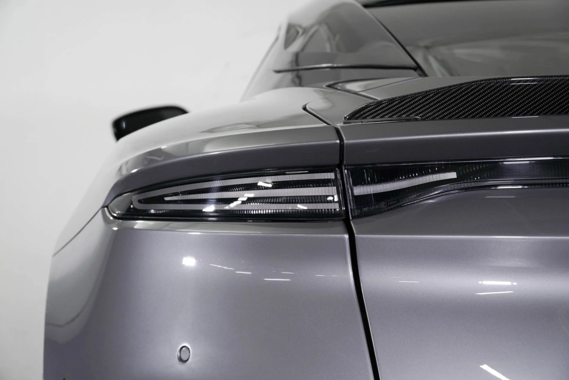 mph018_1862188554_Used_2020_Aston_Martin_DBS_Superleggera_1767029161_ef65db48dd