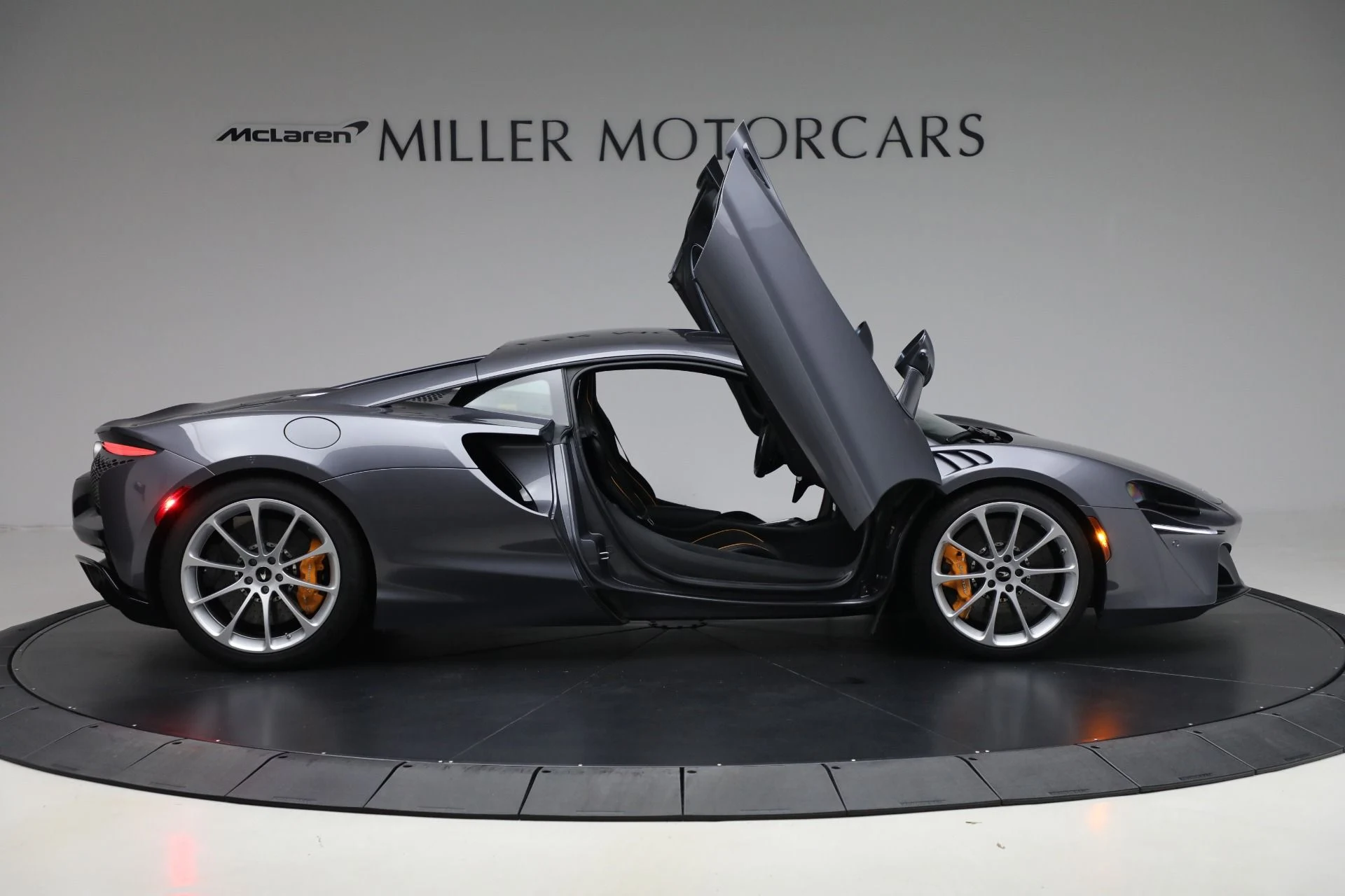 mph018_186364988_Used_2024_Mc_Laren_Artura_Vision_2bf7a765d3
