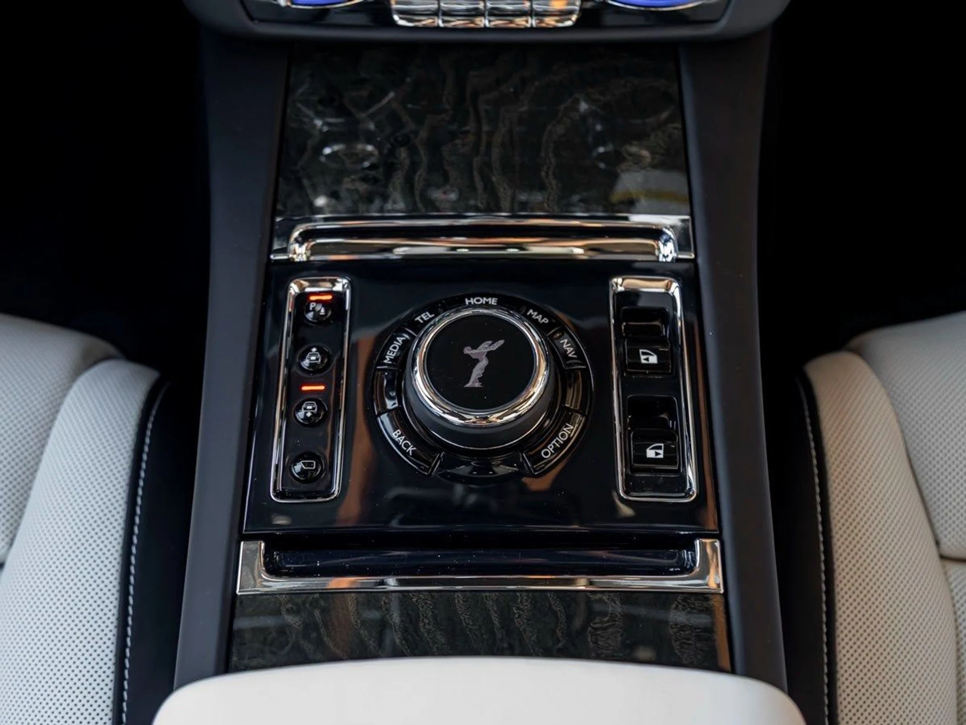 mph018_186587977_19_7049dac3e9