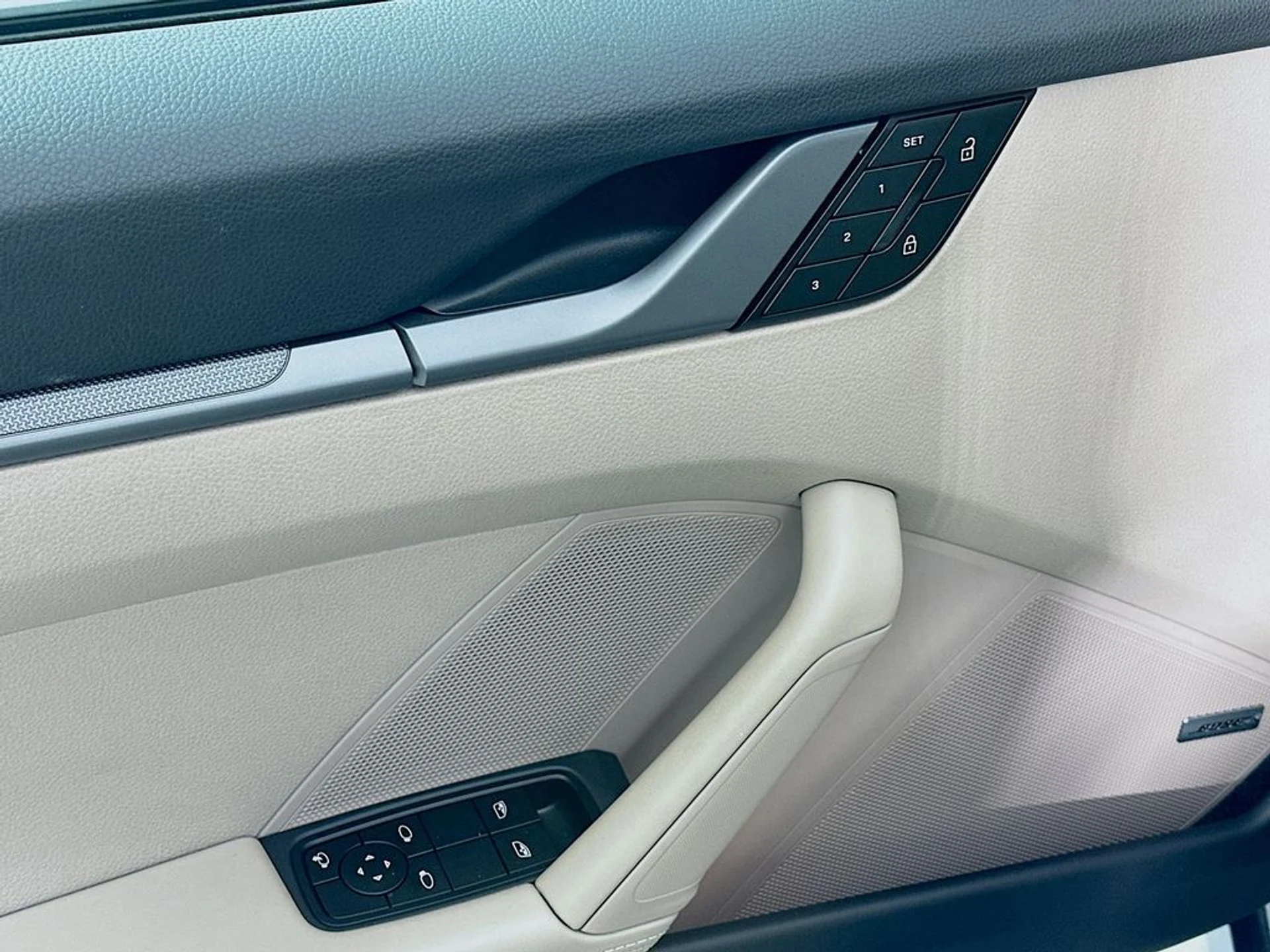 mph018_1868575735_c8fb391e61b01697a0dfcd73b2c24c65x_030ef8a8bd