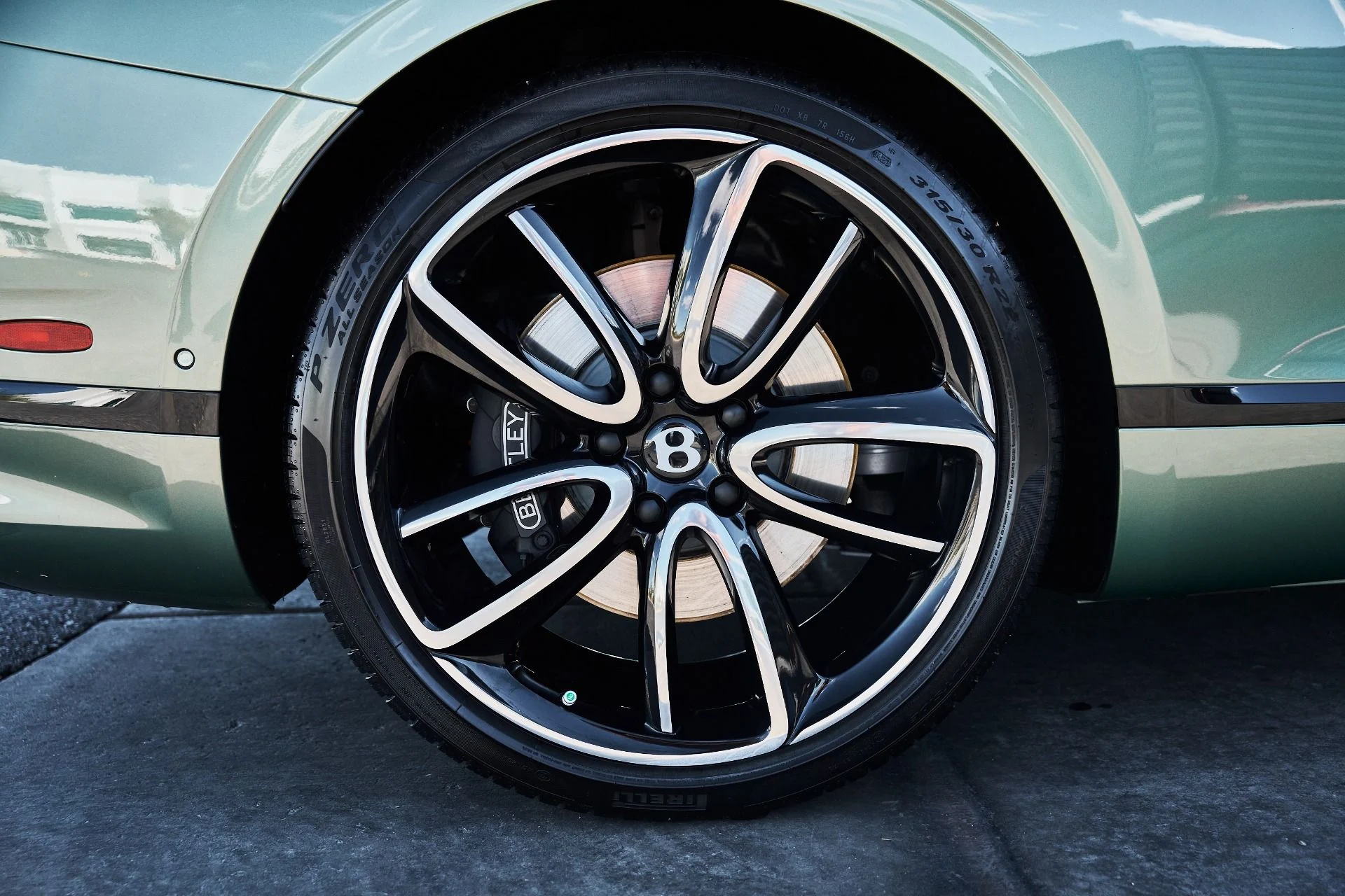 mph018_1871697716_Used_2020_Bentley_Continental_GT_V8_1776226422_457e8c7175