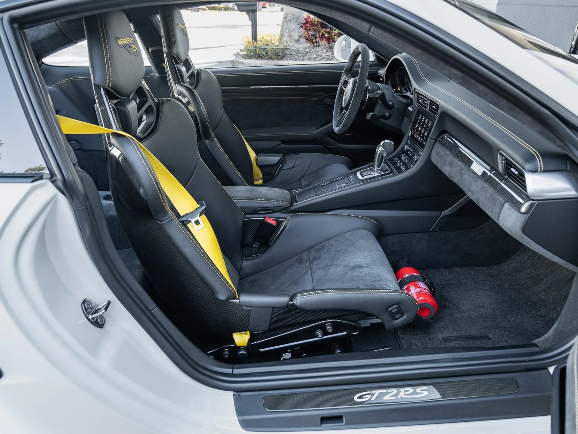 mph018_1876537334_Used_2018_Porsche_911_GT_2_RS_1763589947_548576ddd2