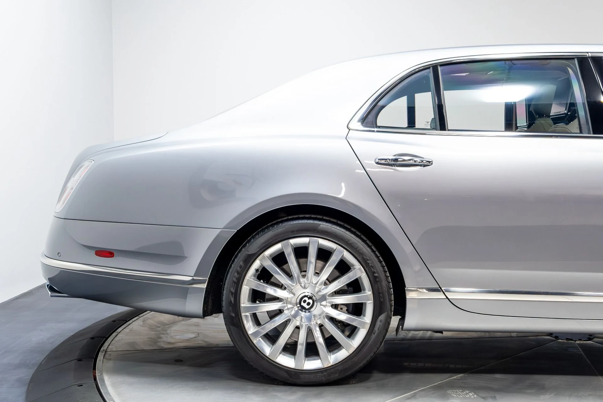 mph018_1876587387_Used_2017_Bentley_Mulsanne_Speed_1775685979_f907cfd9d2