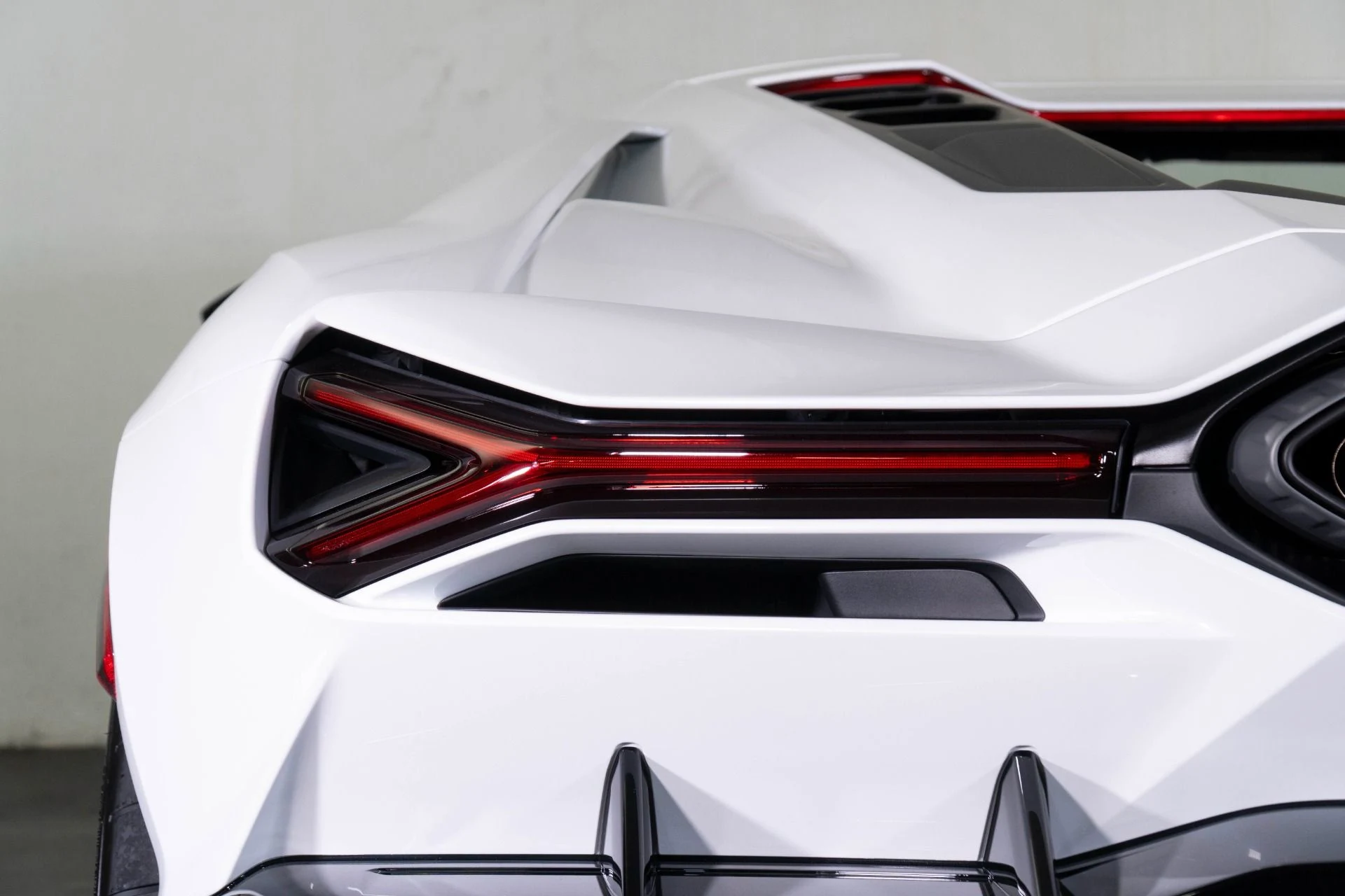 mph018_1878143870_New_2026_Lamborghini_Revuelto_1778722081_b9fd7552d8