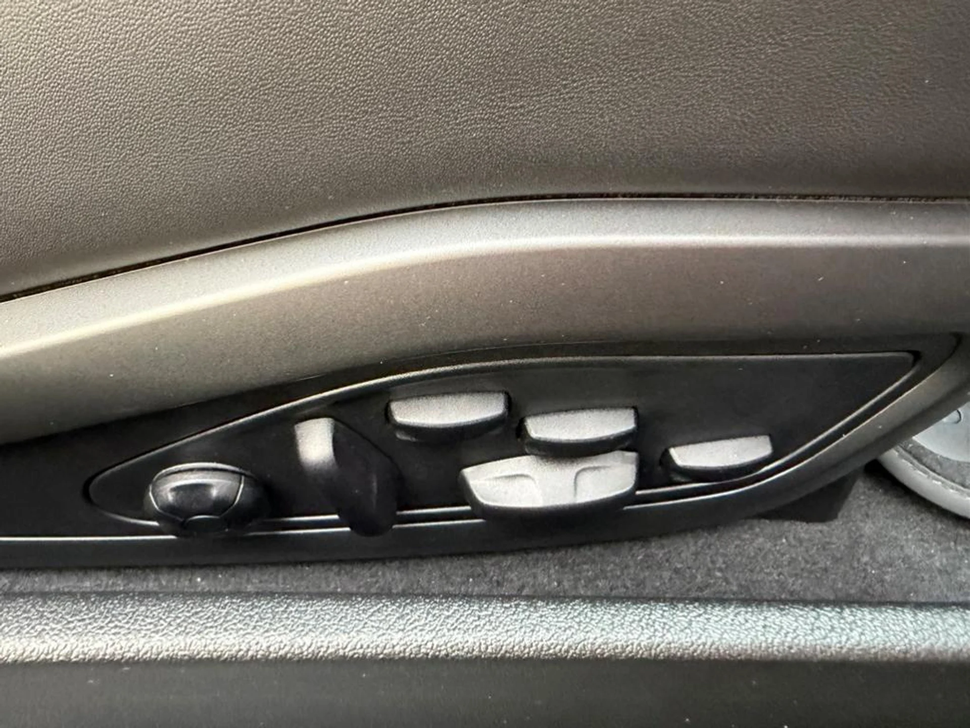 mph018_1885061001_Y_Jl27_Lmm3g4_Dm51dom_V6_K56t_Bgg_44a5883672