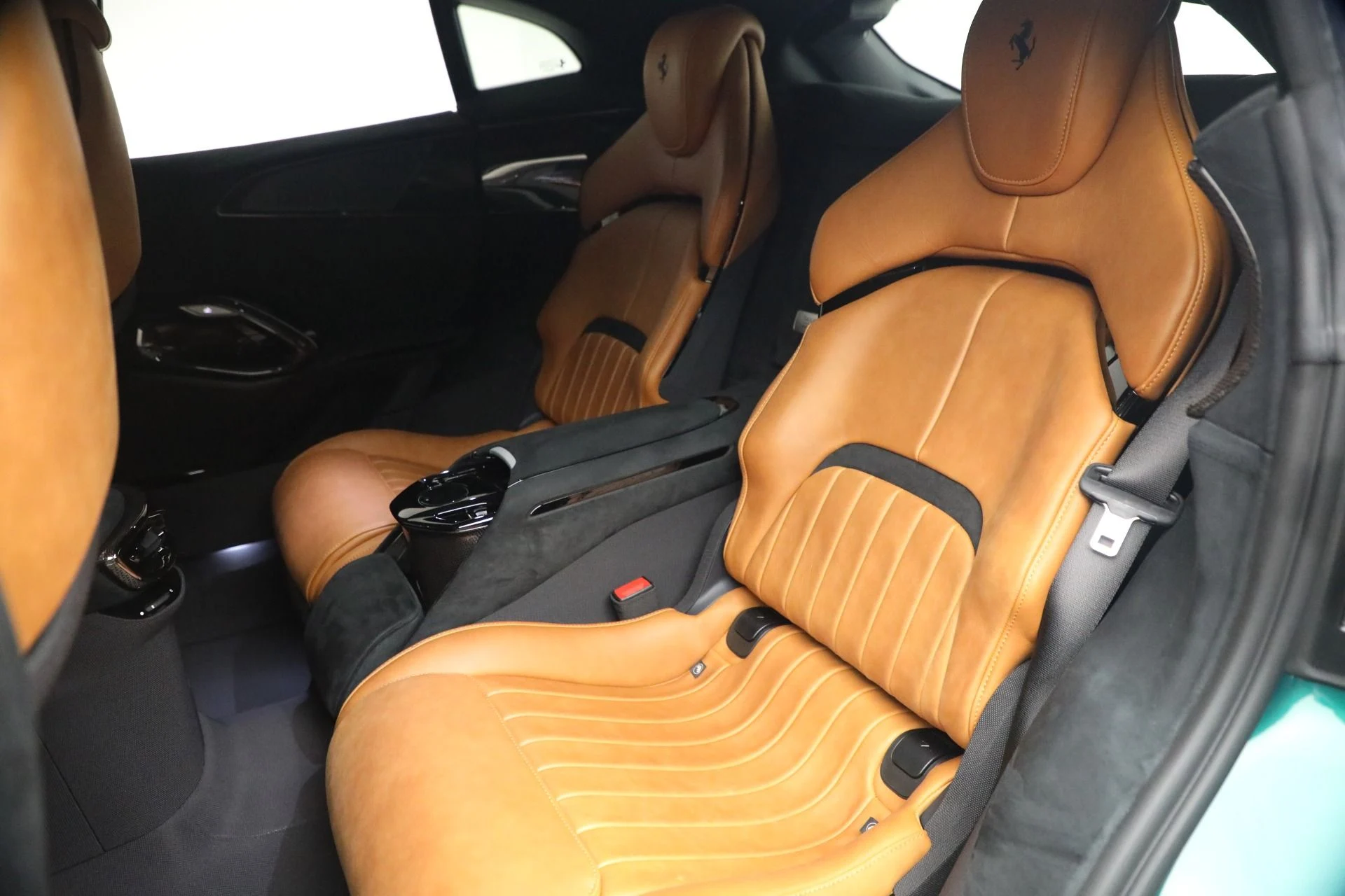 mph018_1886258453_Used_2026_Ferrari_Purosangue_1787676319_fb11f395d4