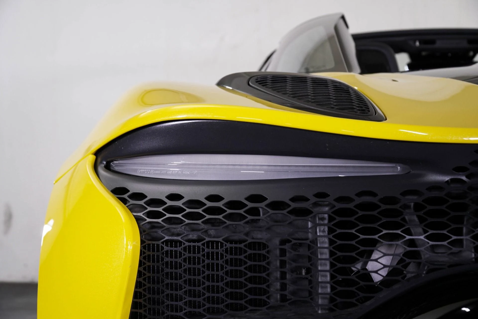 mph018_188678556_Used_2025_Mc_Laren_Artura_1768807738_f0a925871d