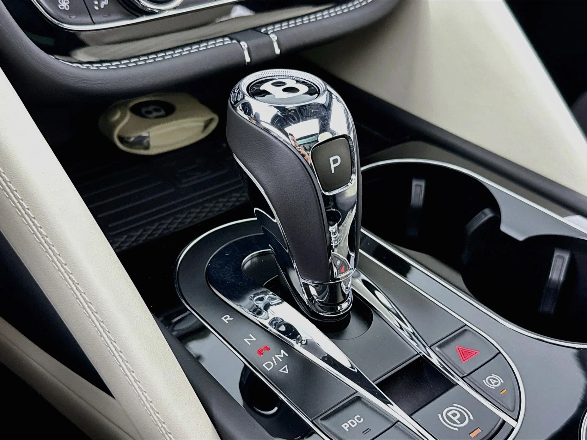 mph018_1892867101_Used_2023_Bentley_Bentayga_S_V8_1791232601_632408eec8