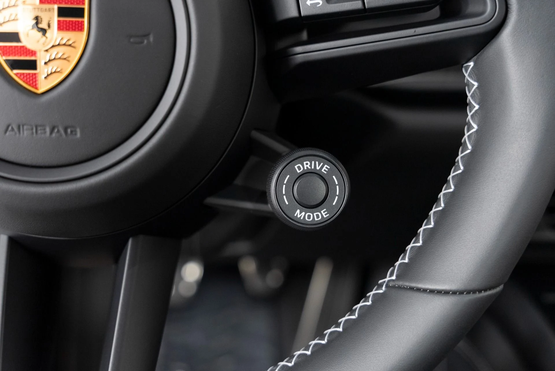 mph018_1895771142_Used_2025_Porsche_911_GT_3_Touring_1758929794_aff62f9e41