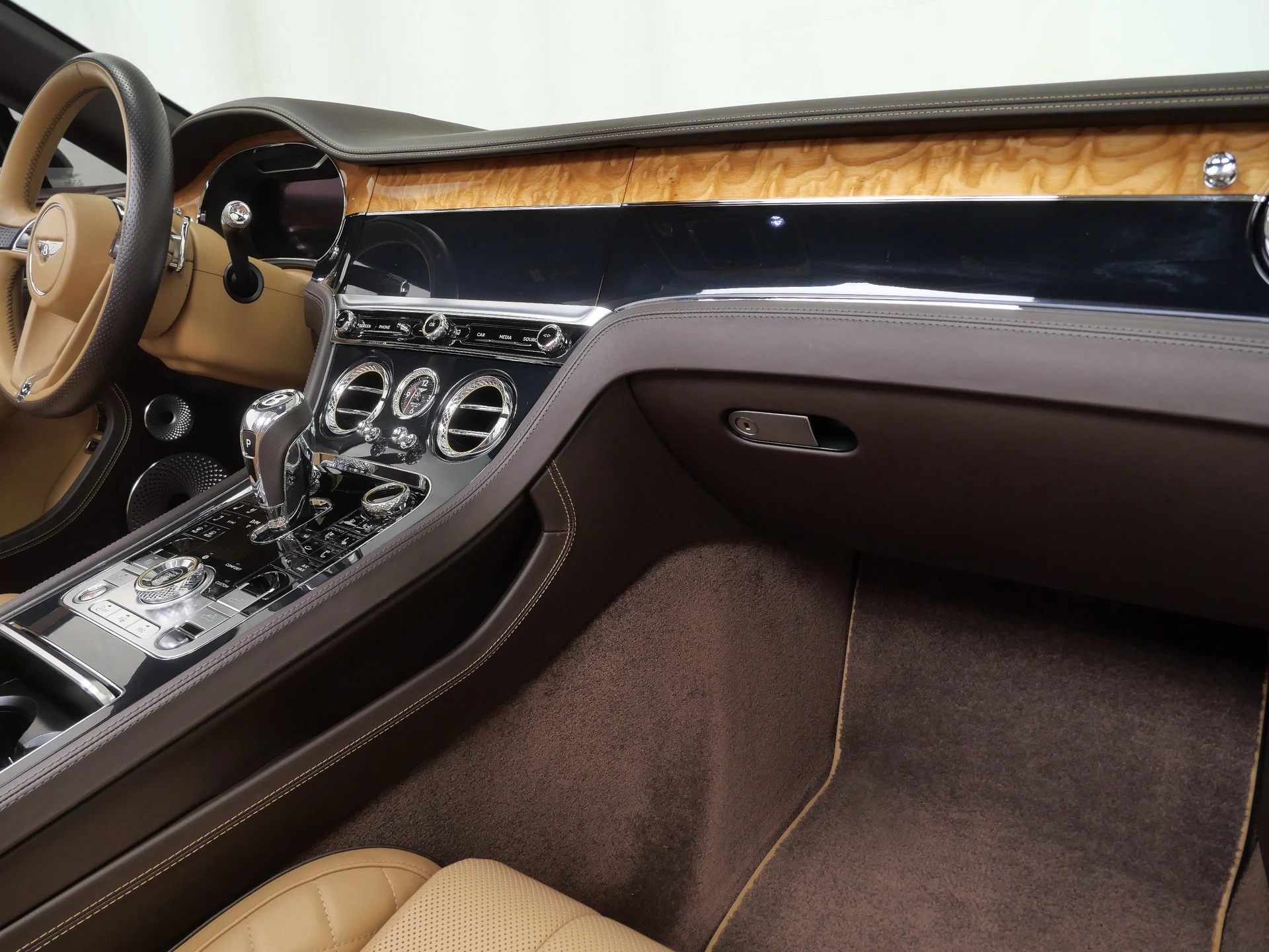 mph018_1902090121_f3e5a77c6eb3b9f5ef22fc54a071e679_46bea0c86e