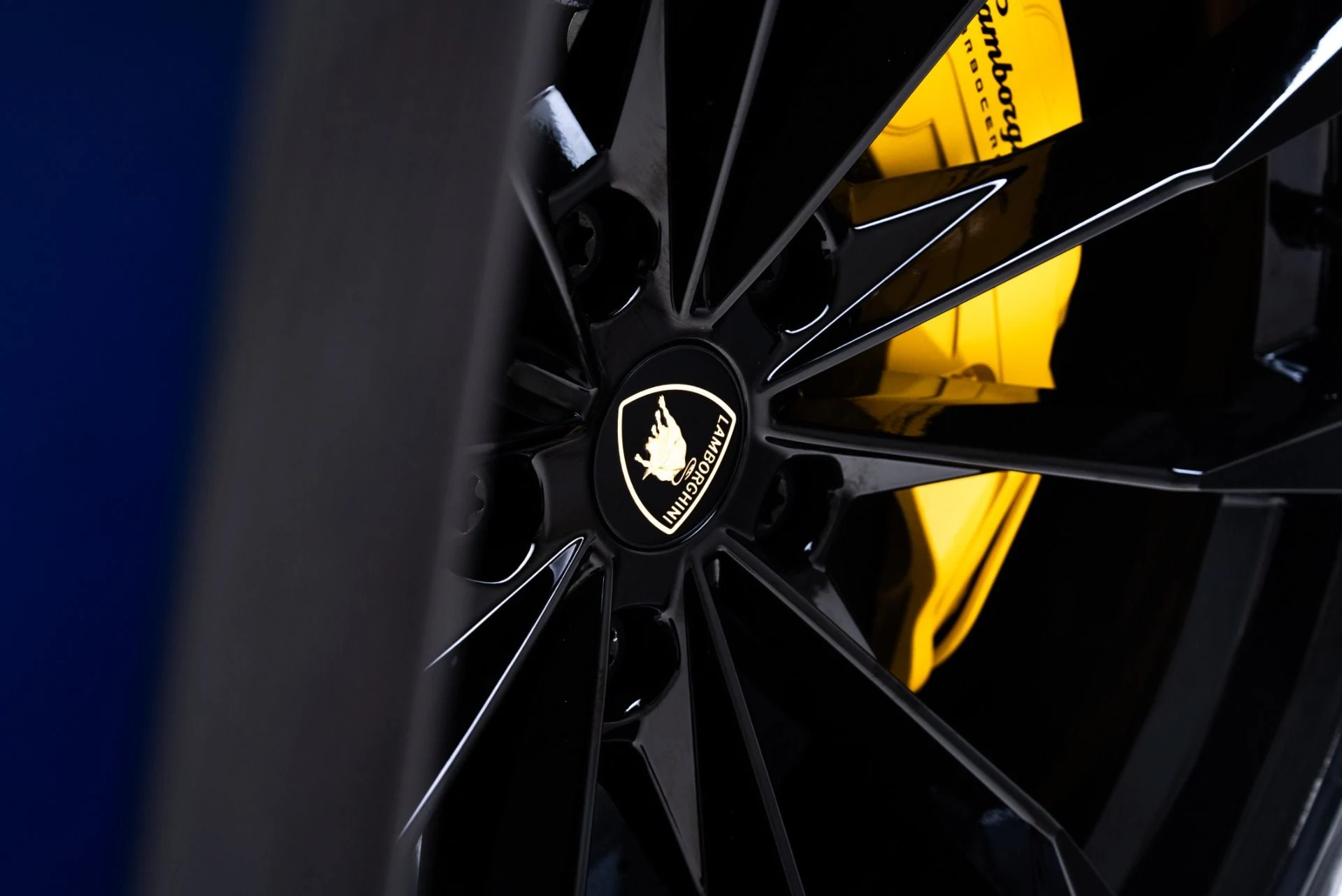 mph018_19081238_Used_2022_Lamborghini_Urus_1775598124_8449688a60