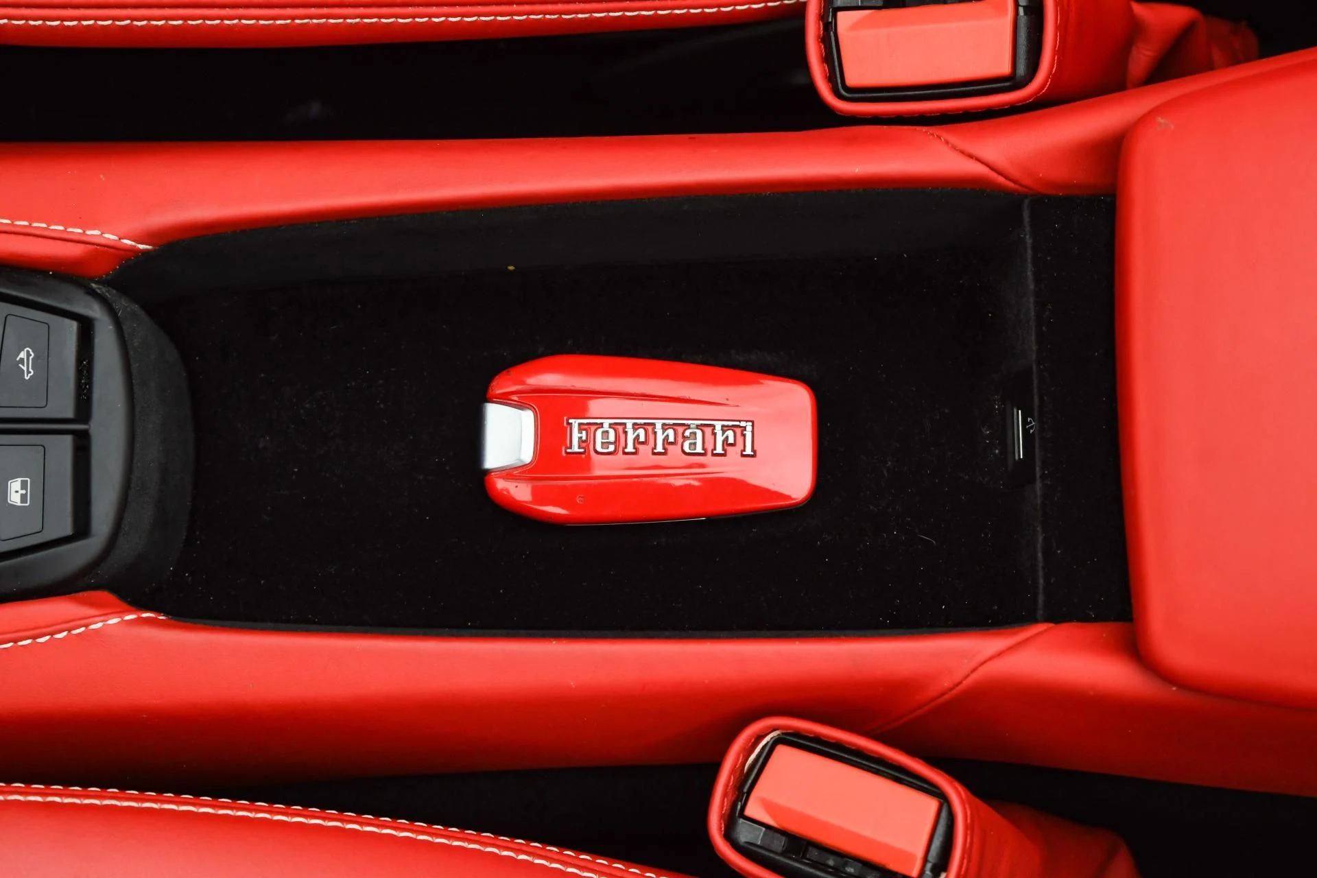 mph018_1911411499_Used_2016_Ferrari_488_Spider_1750234885_da6404ba2a