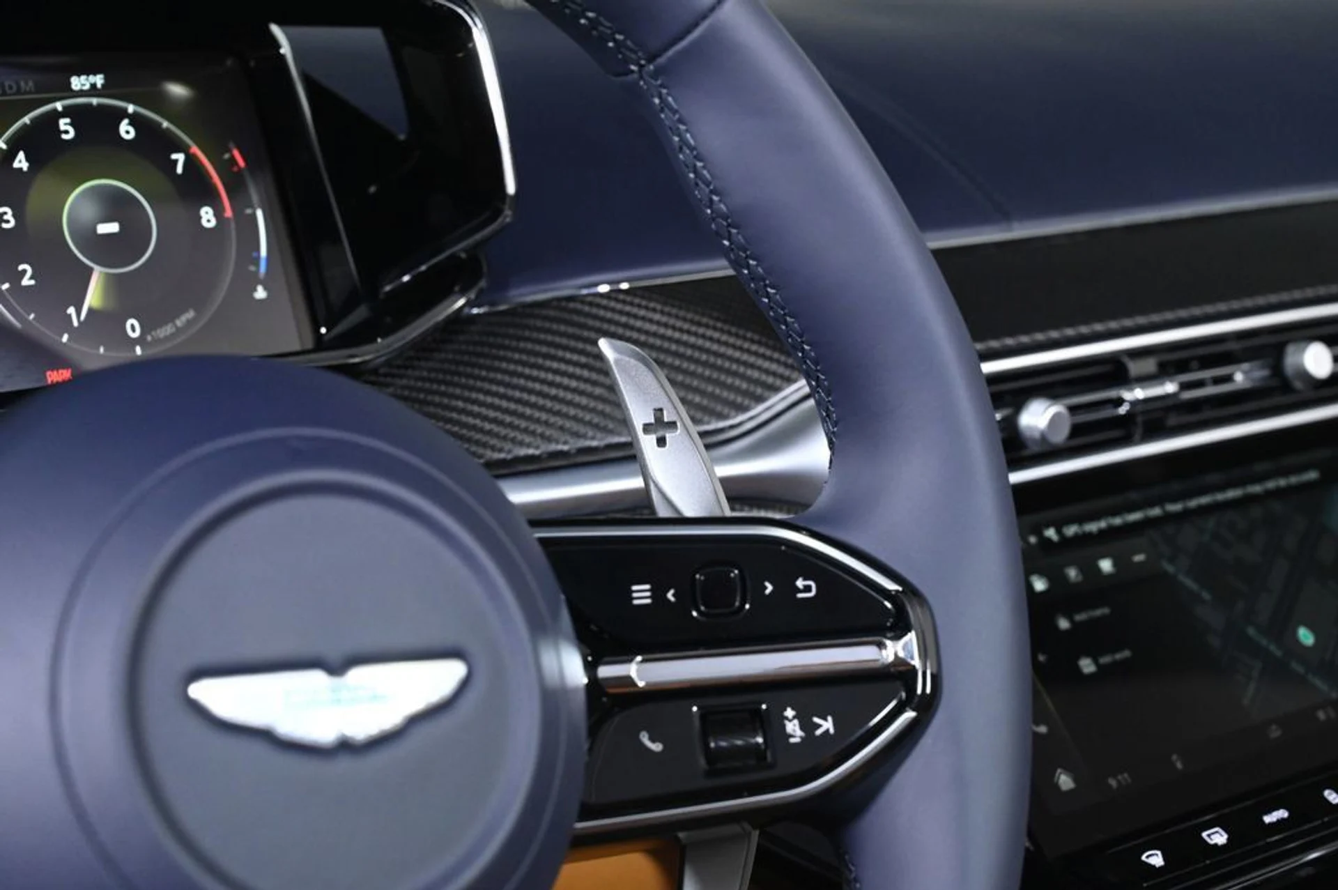 mph018_1921114118_new_2026_aston_martin_vantage_sroadster_11350_23021666_19_1024_52f7fc5dba