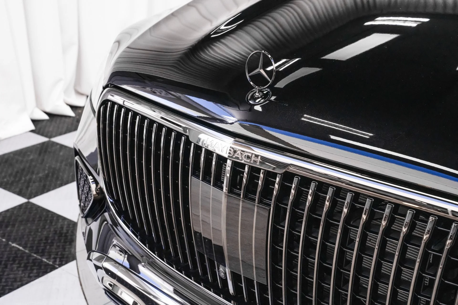 mph018_1927779748_Used_2025_Mercedes_Benz_Mercedes_Maybach_GLS_600_4_MATIC_1762198901_1b44b08824