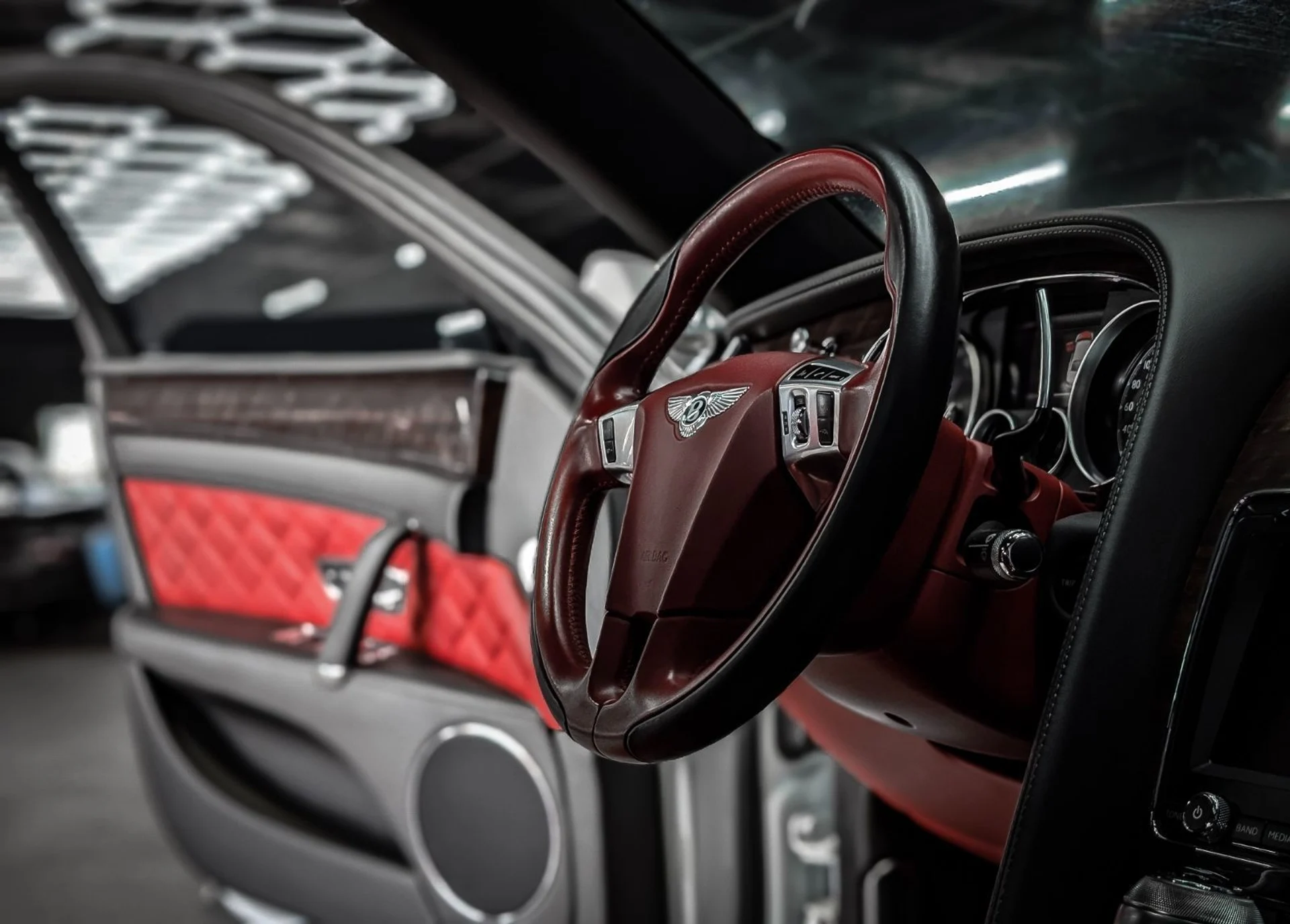 mph018_1927873501_36587952_02052_2017_bentley_flying_spur_073_e795266860
