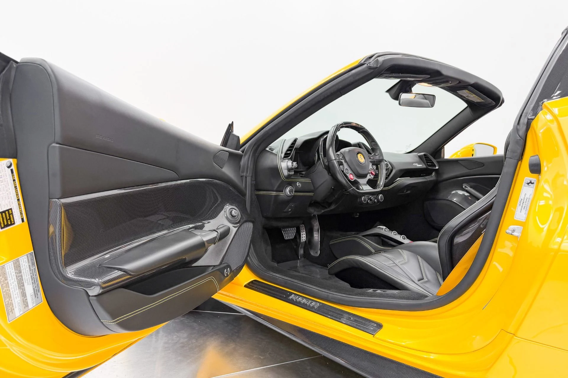 mph018_1929662309_Used_2017_Ferrari_488_Spider_Carbon_Fiber_Racing_Seats_Extensive_Carbon_Fiber_1782927524_bb86b79e42